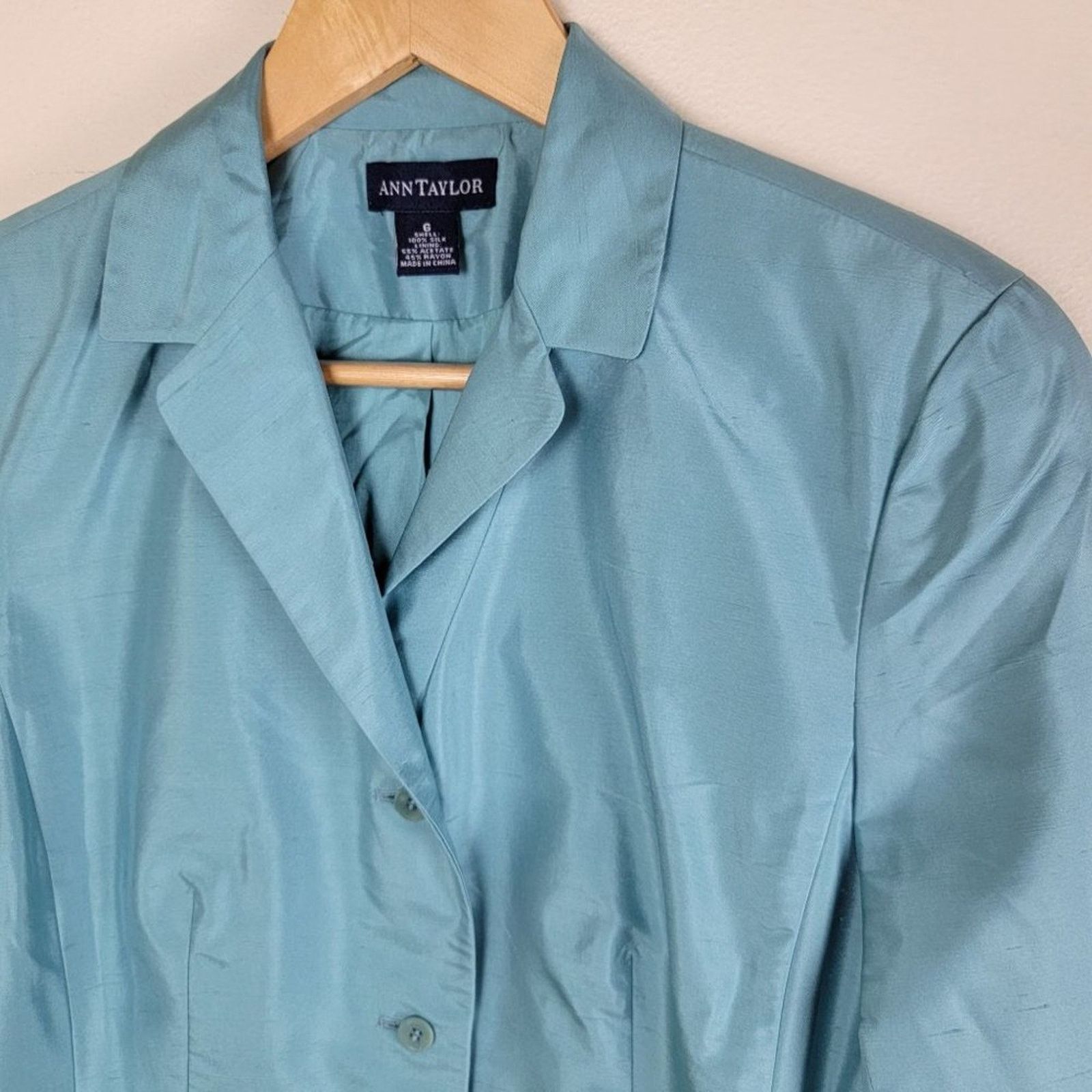 Ann Taylor Ann Taylor 100% Silk Blazer Three Button Formal Size S / US 4 / IT 40 - 4 Thumbnail
