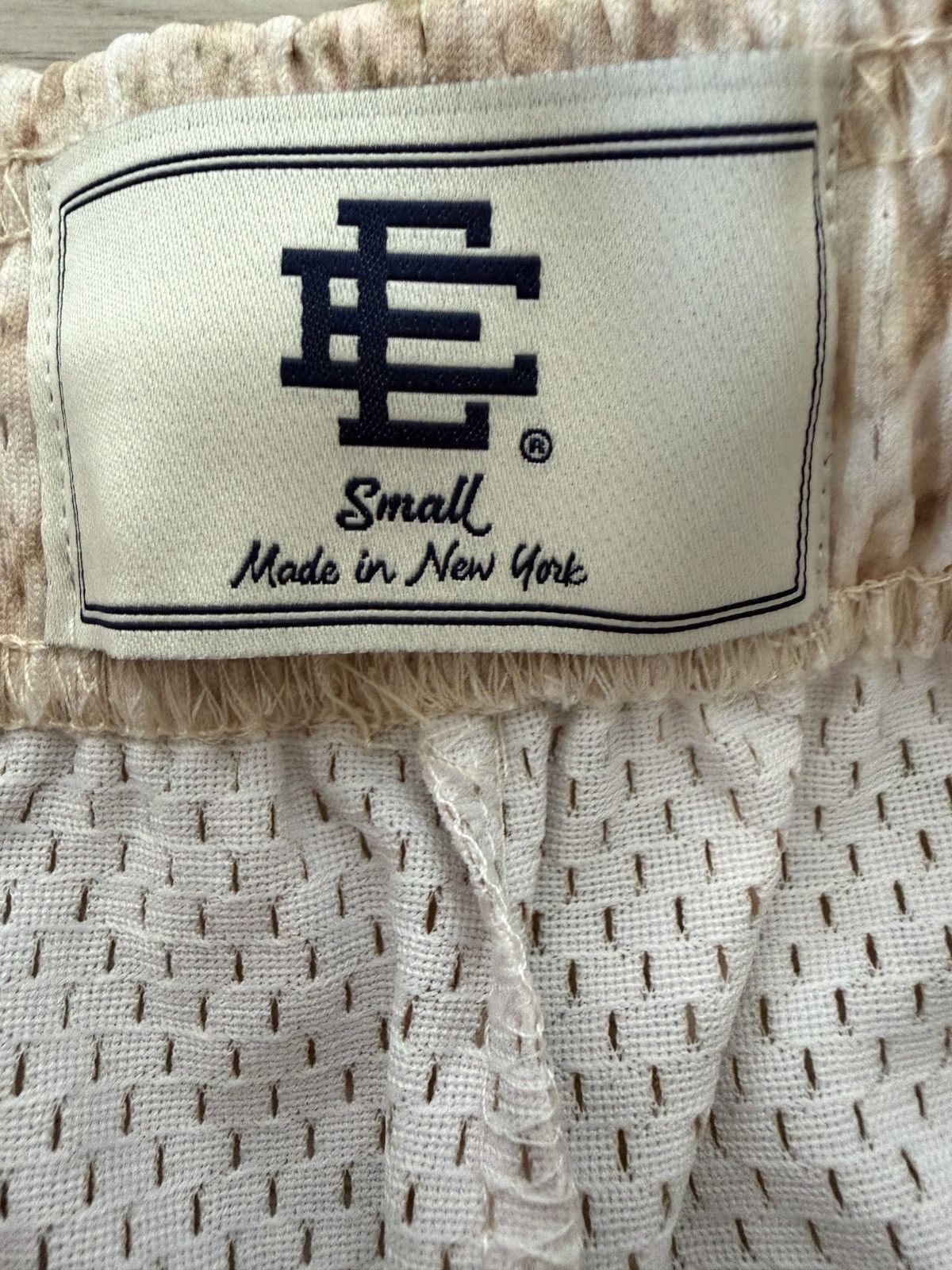 Eric Emanuel NWT ERIC EMANUEL SHORTS MAY 2026 RELEASE SIZE SMALL Size US 28 / EU 44 - 3 Thumbnail