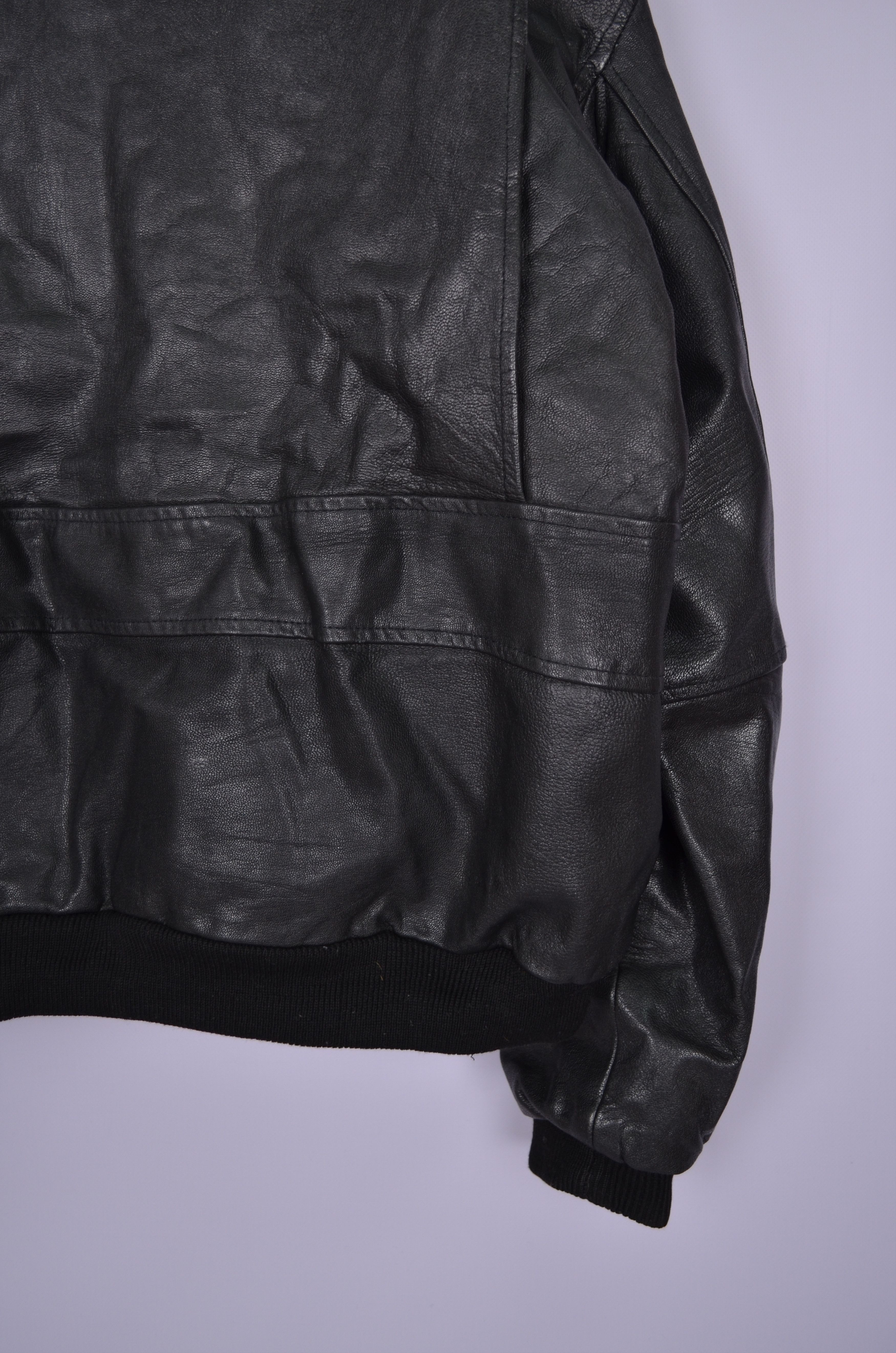Vintage Vintage Leather Bomber Jacket Black Size XXL US Army Size US XXL / EU 58 / 5 - 8 Thumbnail