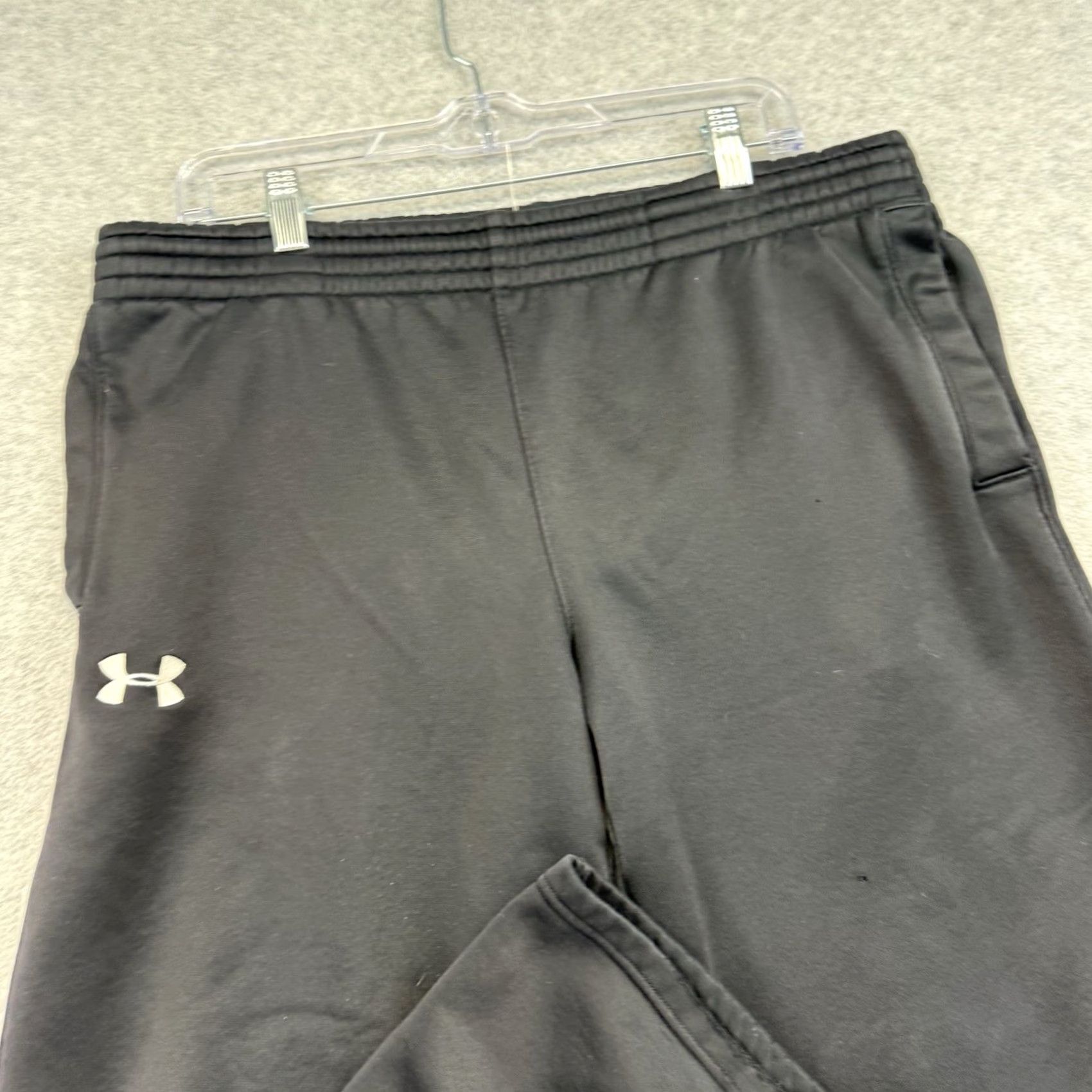 Under Armour Under Armour Track Pants Men’s M Black Athletic Regular Straight Leg Sweatpants - Breathable, Drawstring, Gym & Training Size US 31 - 5 Thumbnail