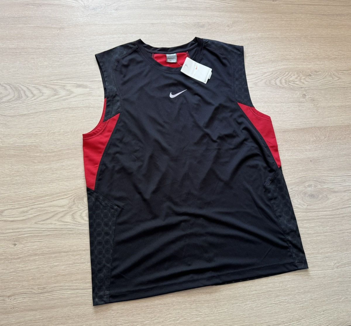 Vintage Vintage 2006 00’s Nike y2k Japanese Sport Baggy Tank Top Tee Size US XL / EU 56 / 4 - 1 Thumbnail