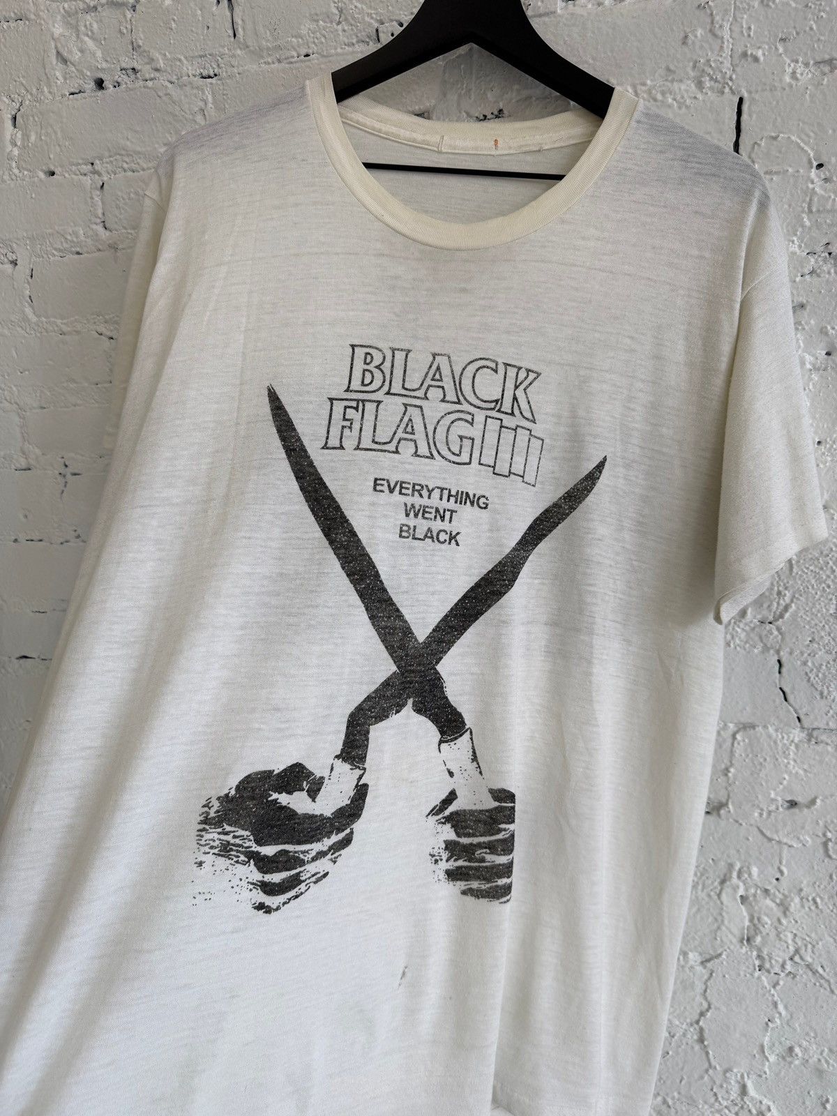 Vintage 1980s BLACK FLAG ‘EVERYTHING WENT BLACK’ TEE Size US XL / EU 56 / 4 - 2 Thumbnail