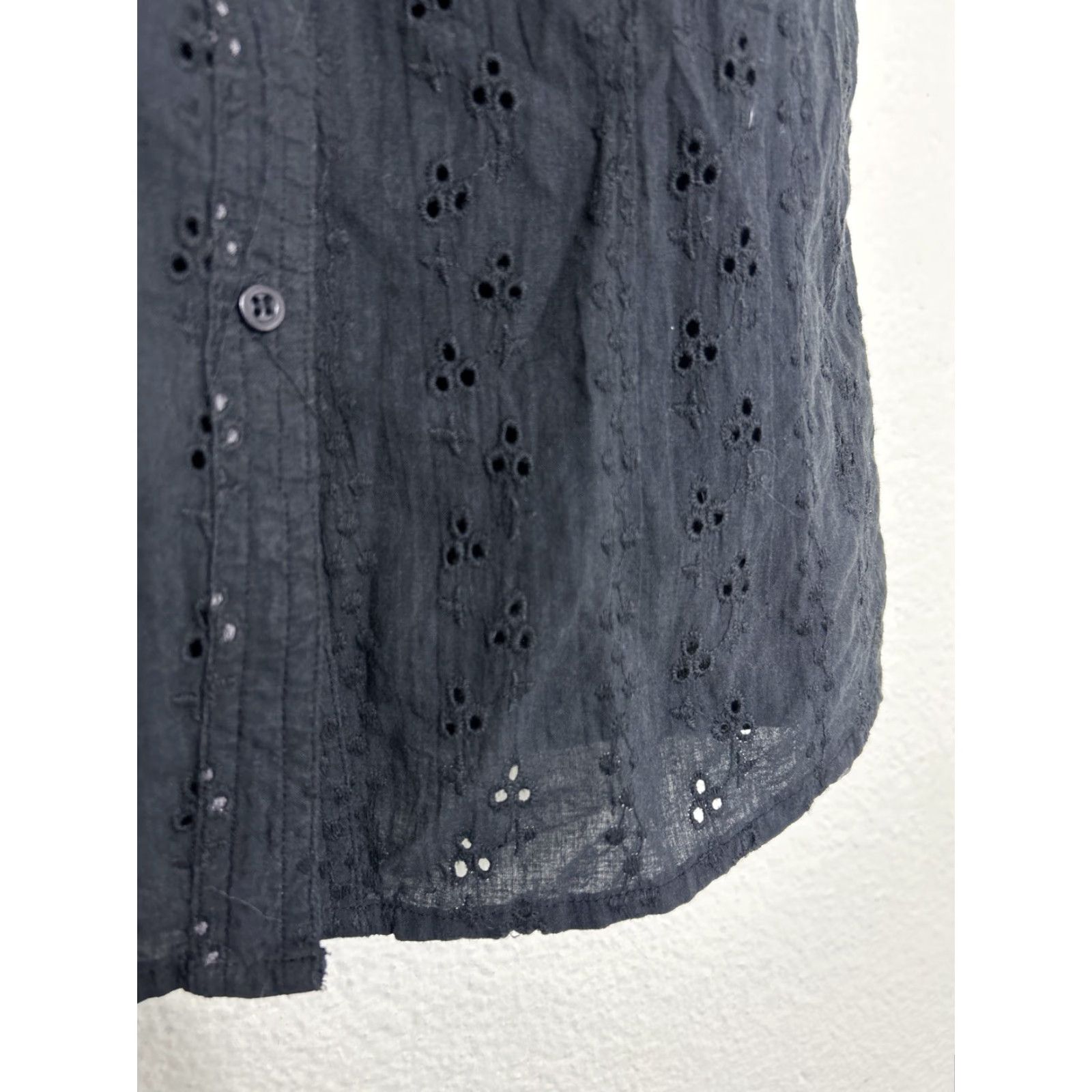 Vintage Zenana Outfitters Womens Large Button Up Top Embroidered Black Eyelet SS Cotton Shirt Size L / US 10 / IT 46 - 6 Thumbnail
