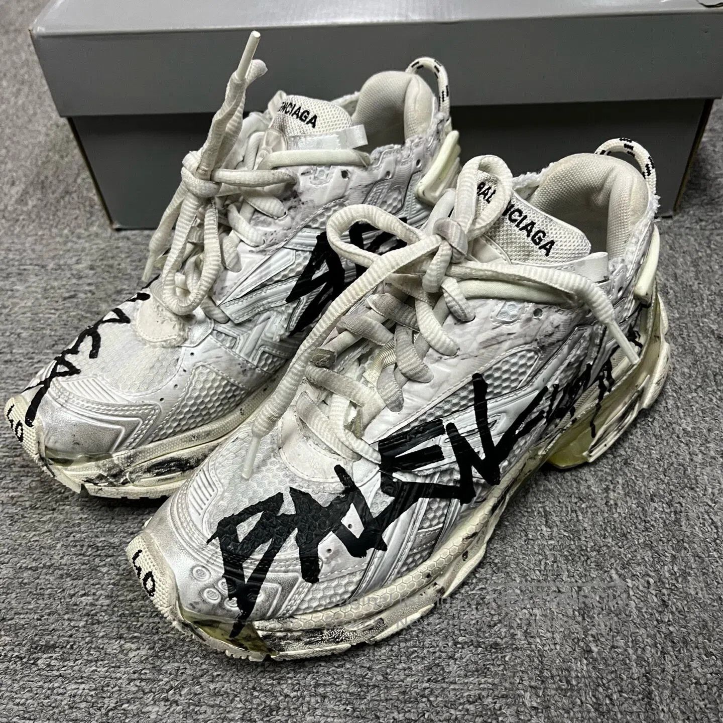 Balenciaga Balenciaga Worn-out style laced low-top sneakers| Size US 7 / EU 40 - 2 Thumbnail