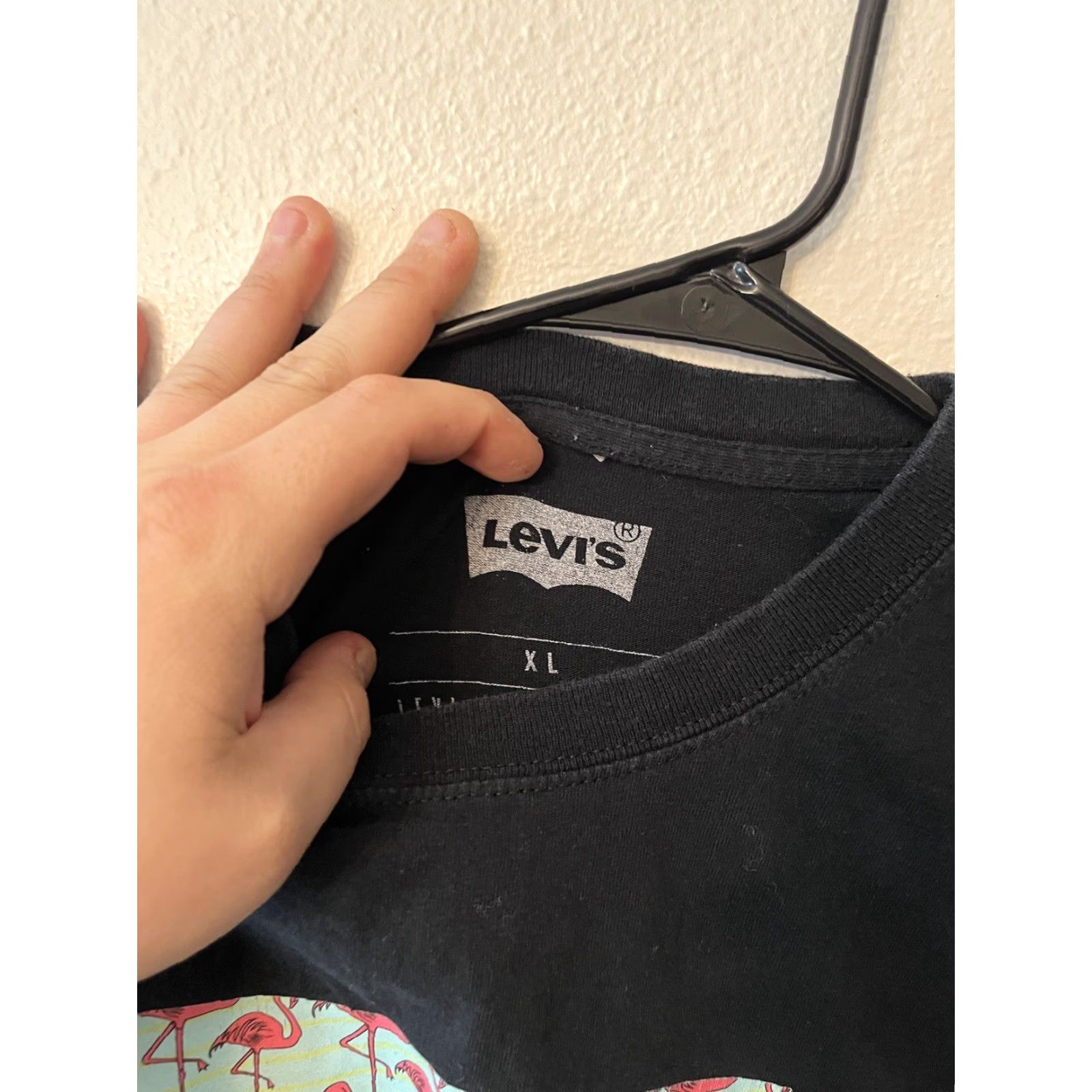 BLACK SIGN VINTAGE Levi Strauss T-Shirt Logo City Men XL Black Crew Neck Short Sleeve Cotton Graphic Print 90s Mens Size US XL / EU 56 / 4 - 2 Thumbnail