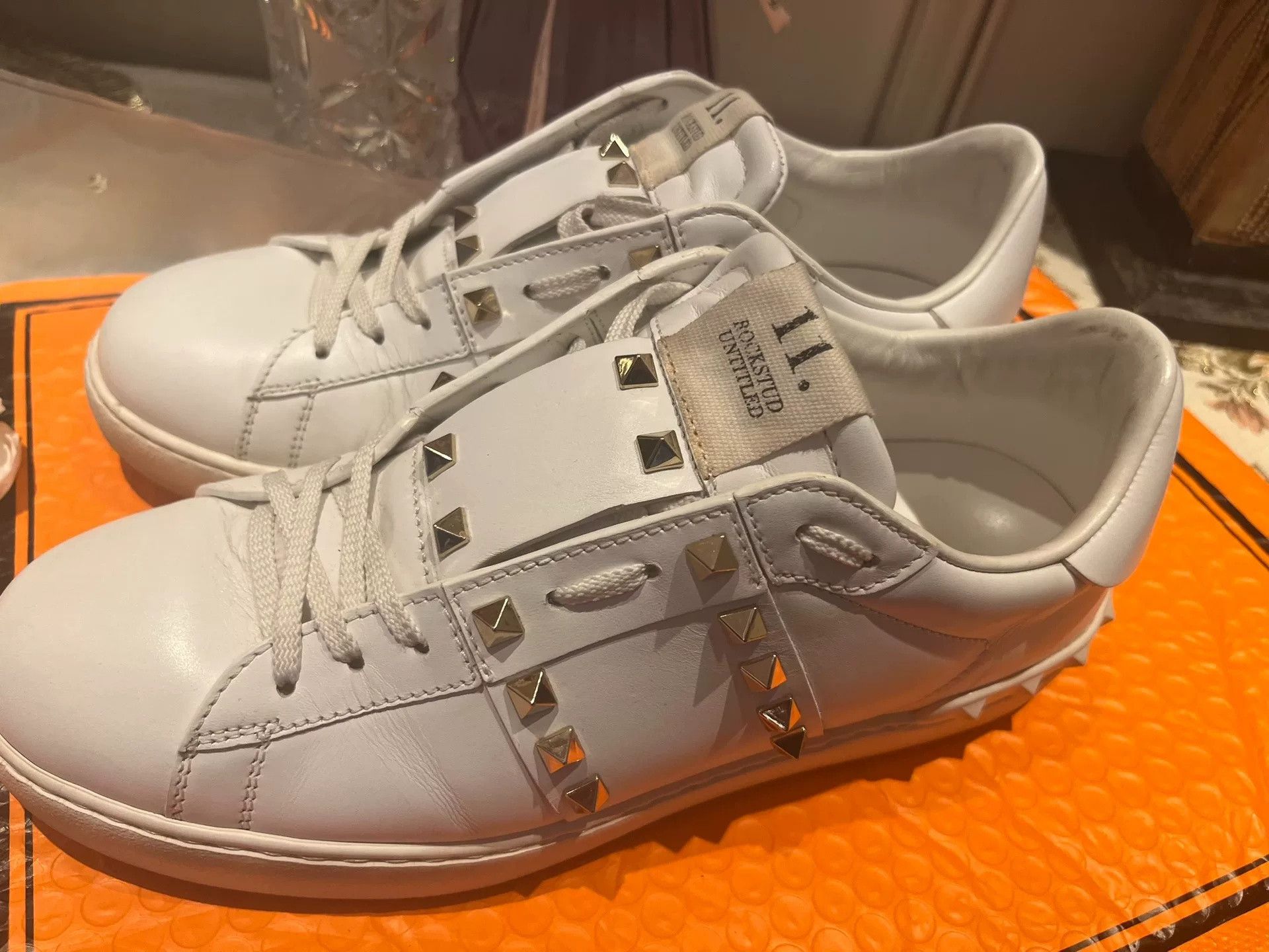 Valentino Valentino Studded White Sneakers Size 40 Size US 7 / EU 40 - 8 Thumbnail