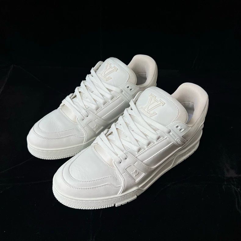 Louis Vuitton Louis Vuitton Pure white Trainer board shoes Size US 10 / EU 43 - 1 Thumbnail