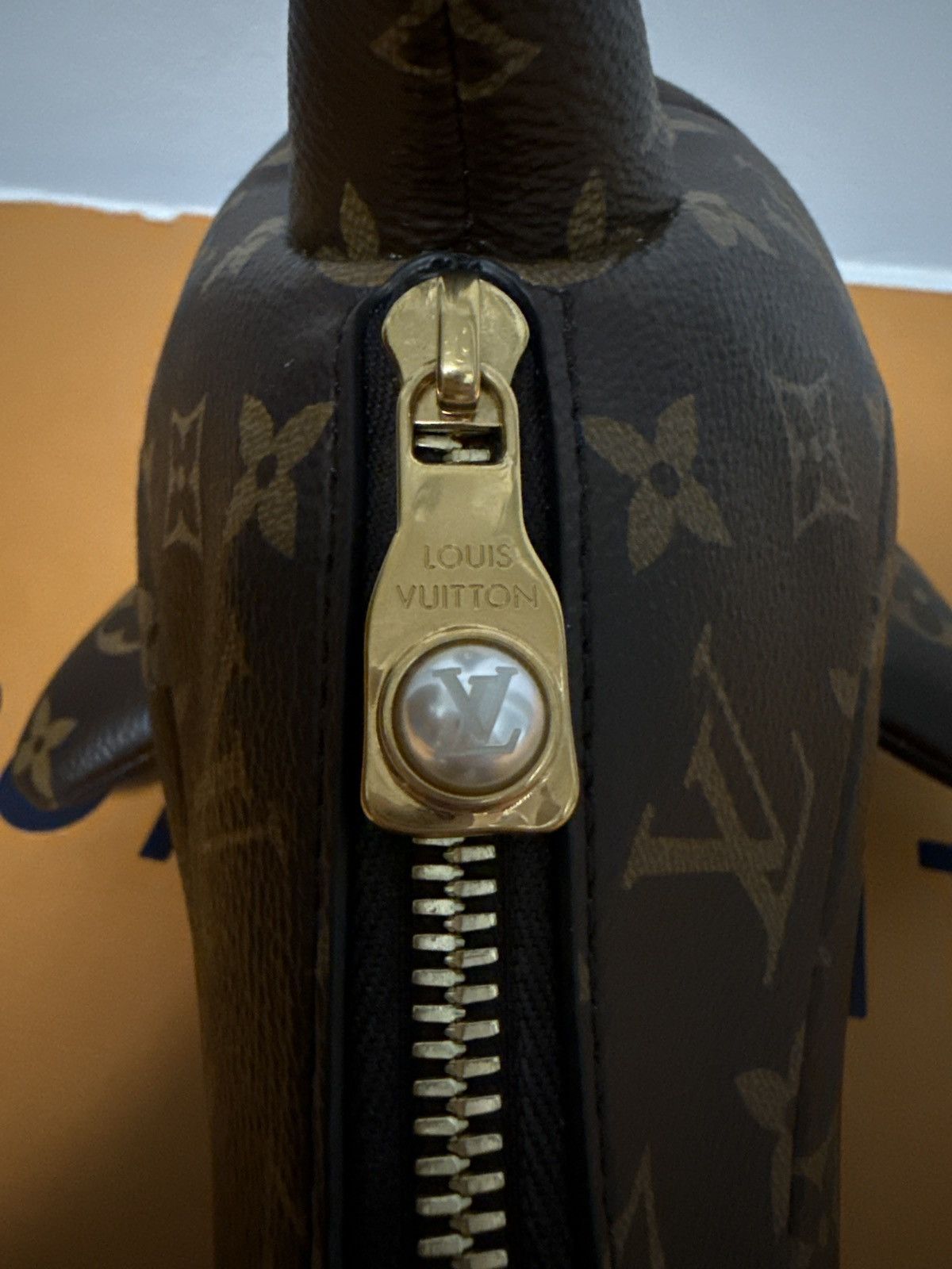 Louis Vuitton Louis Vuitton Dolphin Bumbag Size ONE SIZE - 3 Thumbnail