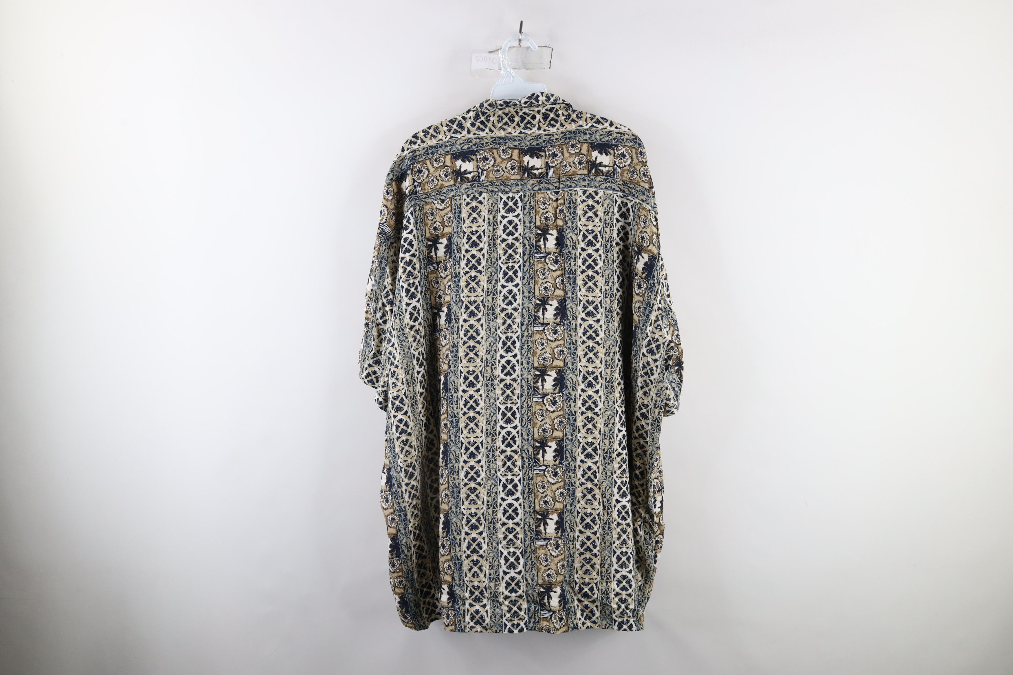 Vintage Vintage 90s Streetwear Rayon Floral Hawaiian Button Shirt Size US XL / EU 56 / 4 - 6 Thumbnail