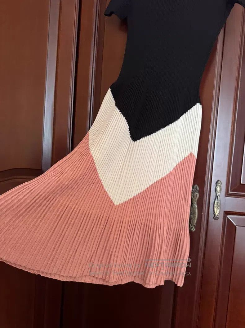 Valentino Valentino Color-blocked knitted dresses Size S / US 4 / IT 40 - 3 Thumbnail