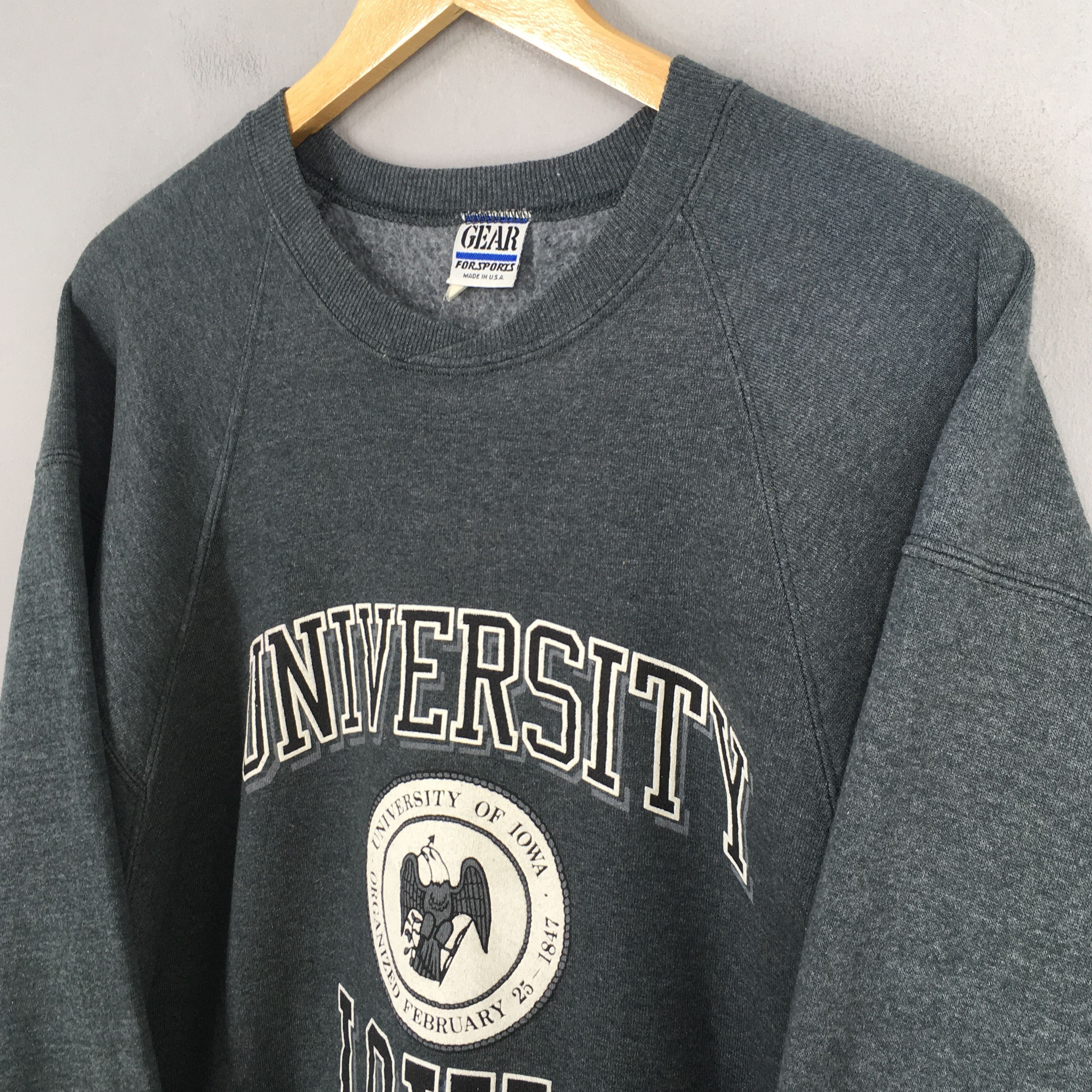 NCAA Vintage The University Of Iowa Sweatshirt Large Size US L / EU 52-54 / 3 - 3 Thumbnail