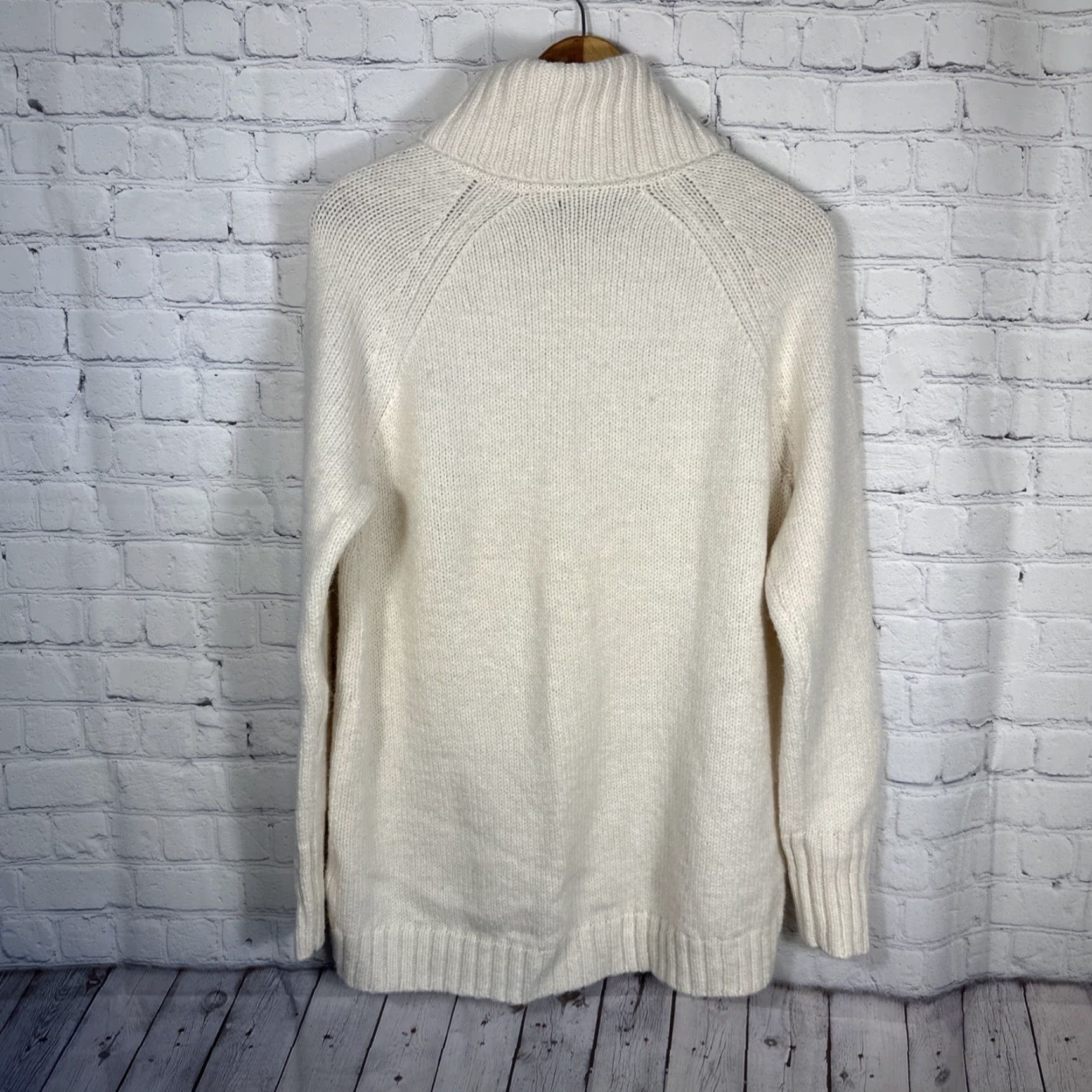 American Eagle Outfitters American Eagle Outfitters Womens Large Wool Alpaca Turtleneck Chunky Cable Knit Fisherman Sweater Size L / US 10 / IT 46 - 7 Thumbnail