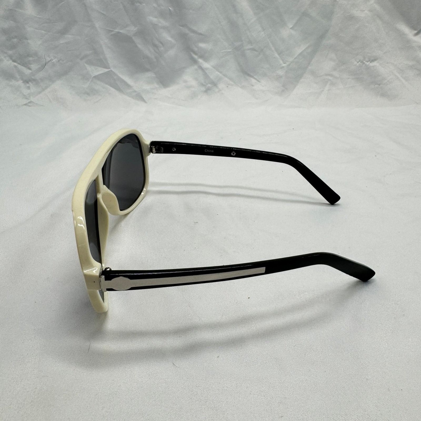 NBDN Nobrandedon VTG sunglasses Size ONE SIZE - 5 Thumbnail