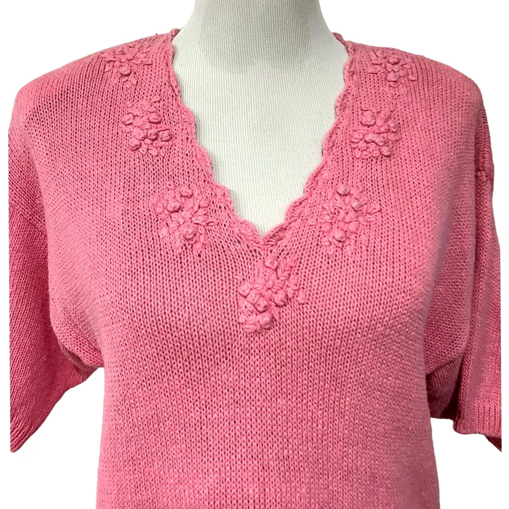 Vintage Chic Vintage Sweater Pink Cotton Floral Neckline V-Neck Shoulder Pads 80s 90s Womens Large Pullover Size L / US 10 / IT 46 - 2 Thumbnail