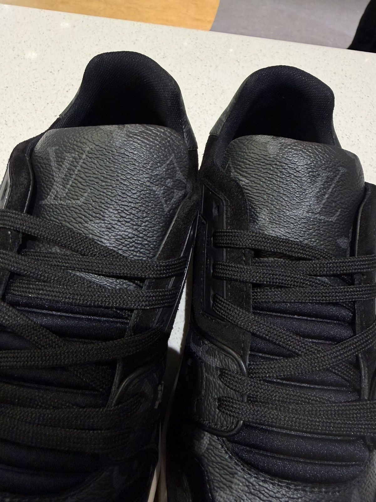 Louis Vuitton Size 6UK/7US - Louis Vuitton Trainer Low Top Black Size US 6 / EU 39 - 13 Thumbnail