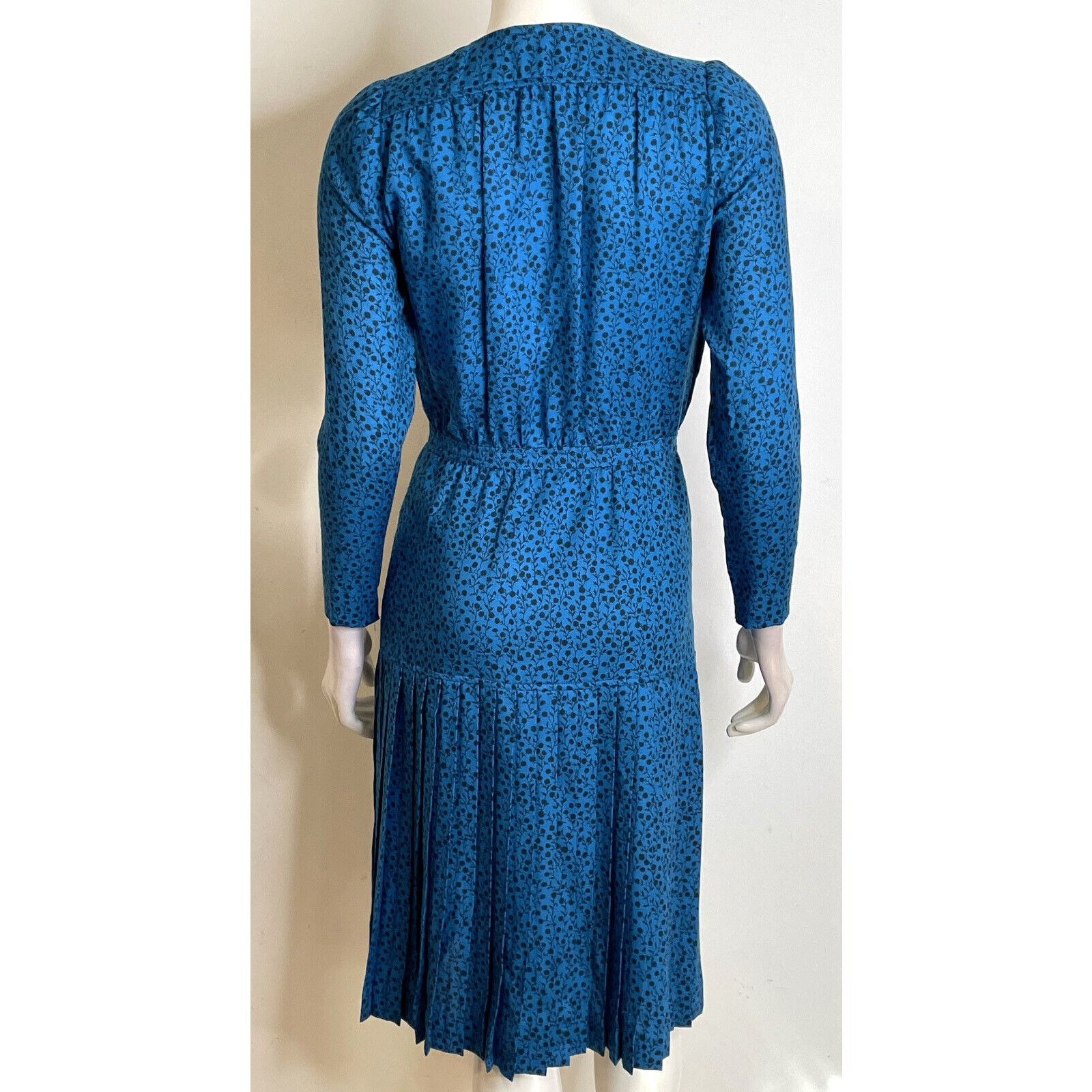 Valentino Vintage Valentino Boutique Blue Floral Wool Dress 10 Pleated Size L / US 10 / IT 46 - 2 Thumbnail
