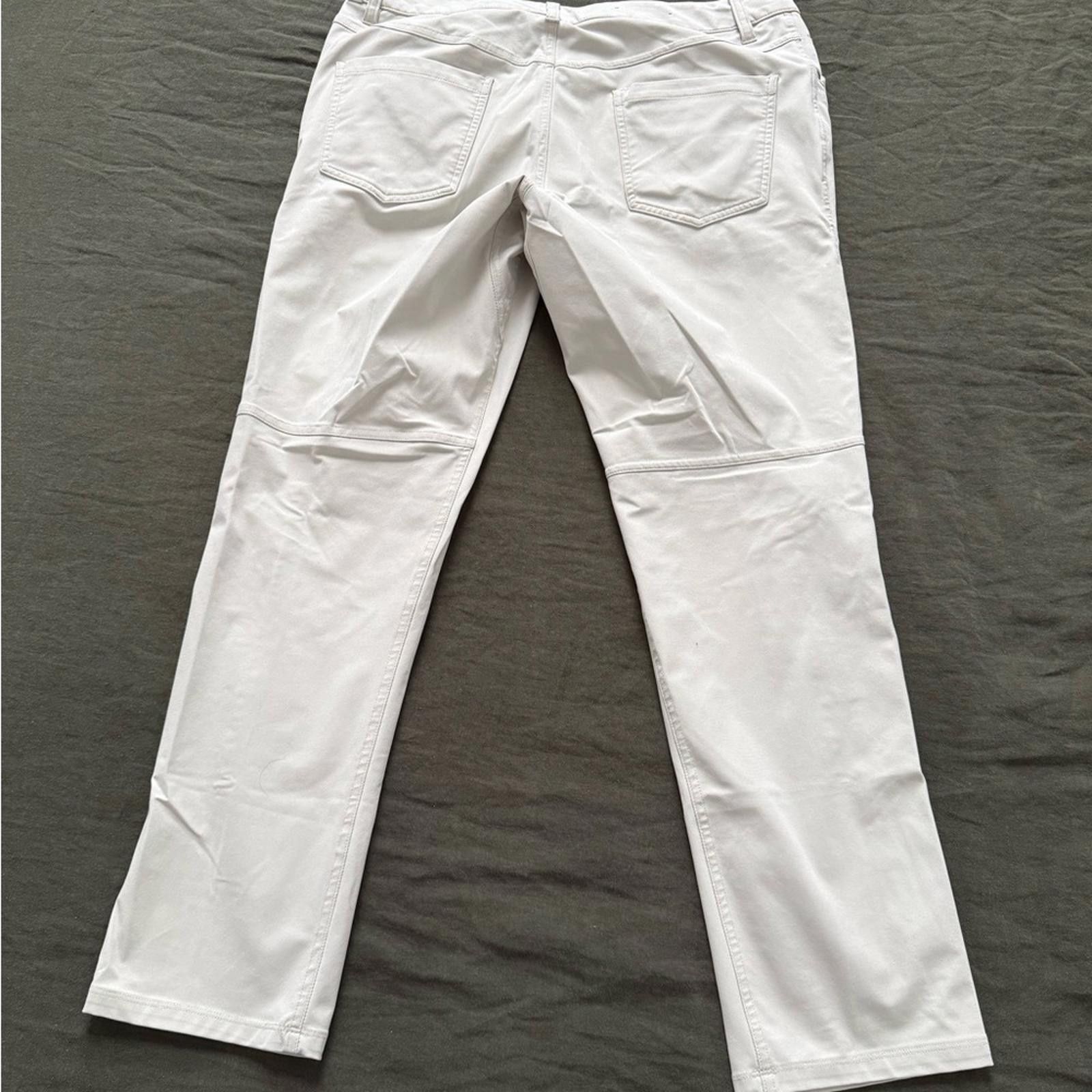 Lululemon Lululemon White Pants 32x29 Size US 32 / EU 48 - 2 Thumbnail