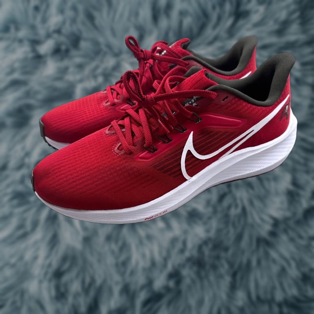 Nike Nike Air Zoom Pegasus 39 Mens 14 NFL Tampa Bay Buccaneers Red 2022 Size ONE SIZE - 1 Thumbnail