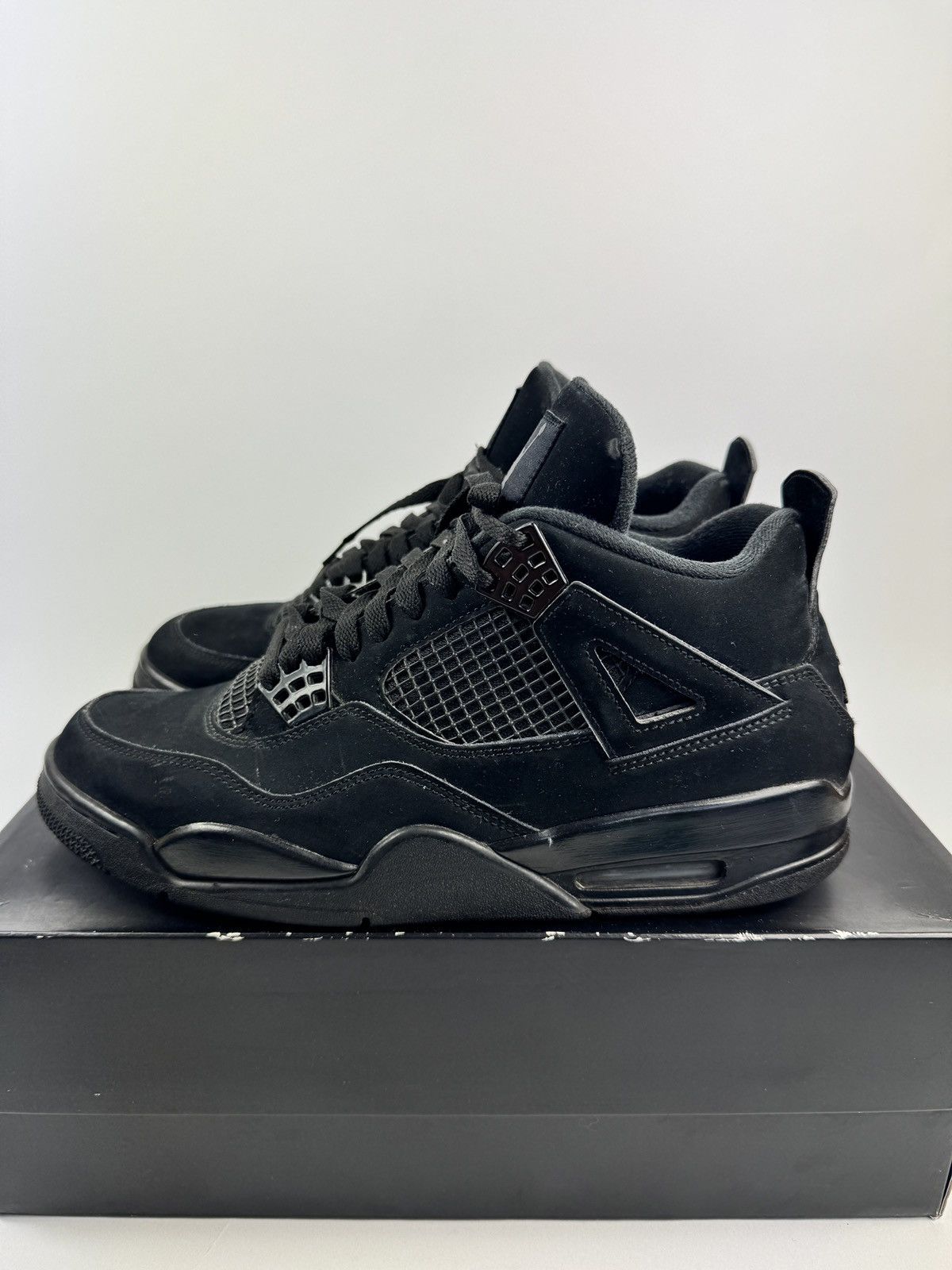 Nike AIR JORDAN 4 RETRO SNEAKERS Size US 10 / EU 43 - 2 Thumbnail
