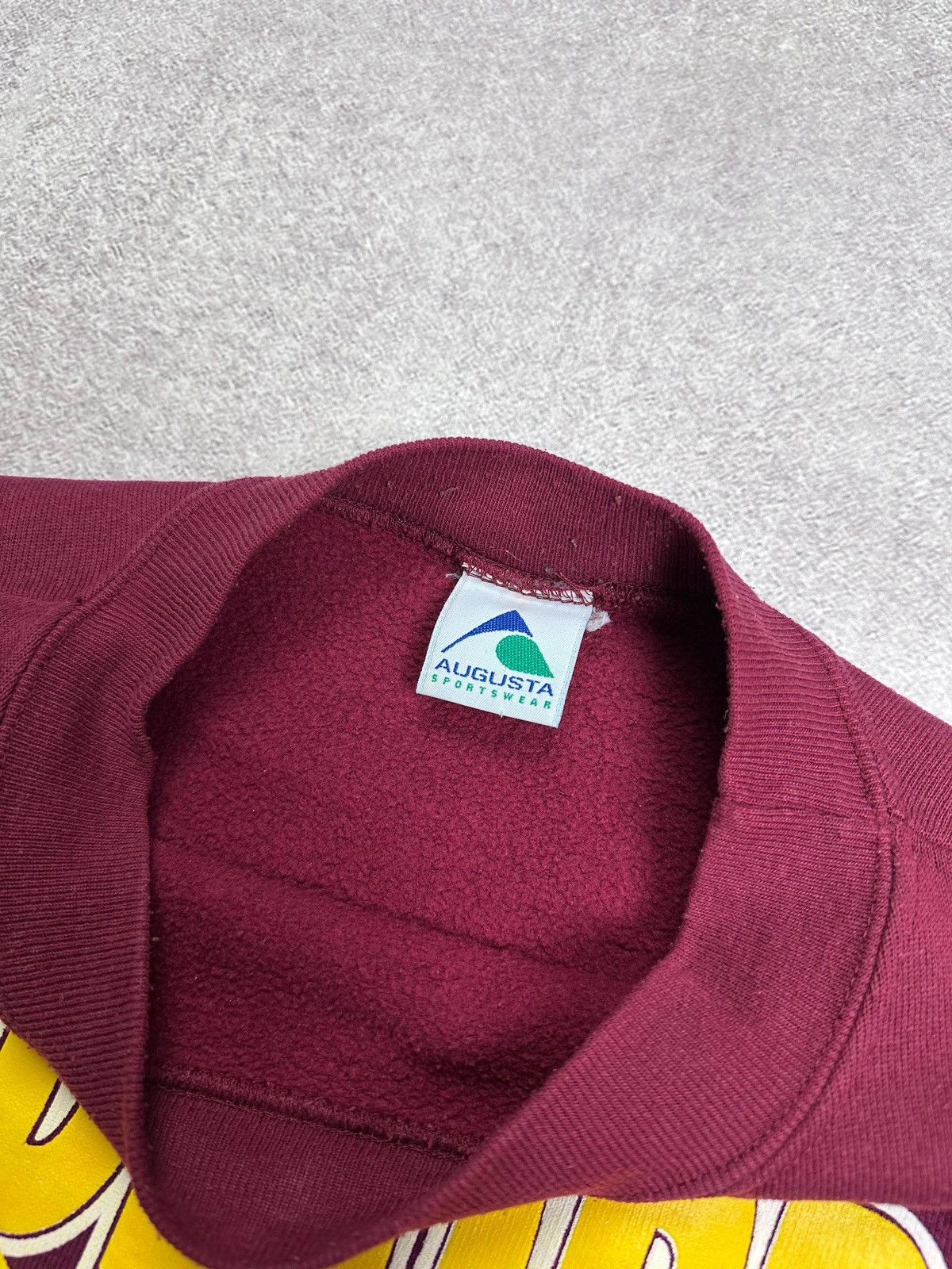 Vintage Vintage Medford University Boxy Sweatshirt Rare L Size US L / EU 52-54 / 3 - 5 Thumbnail