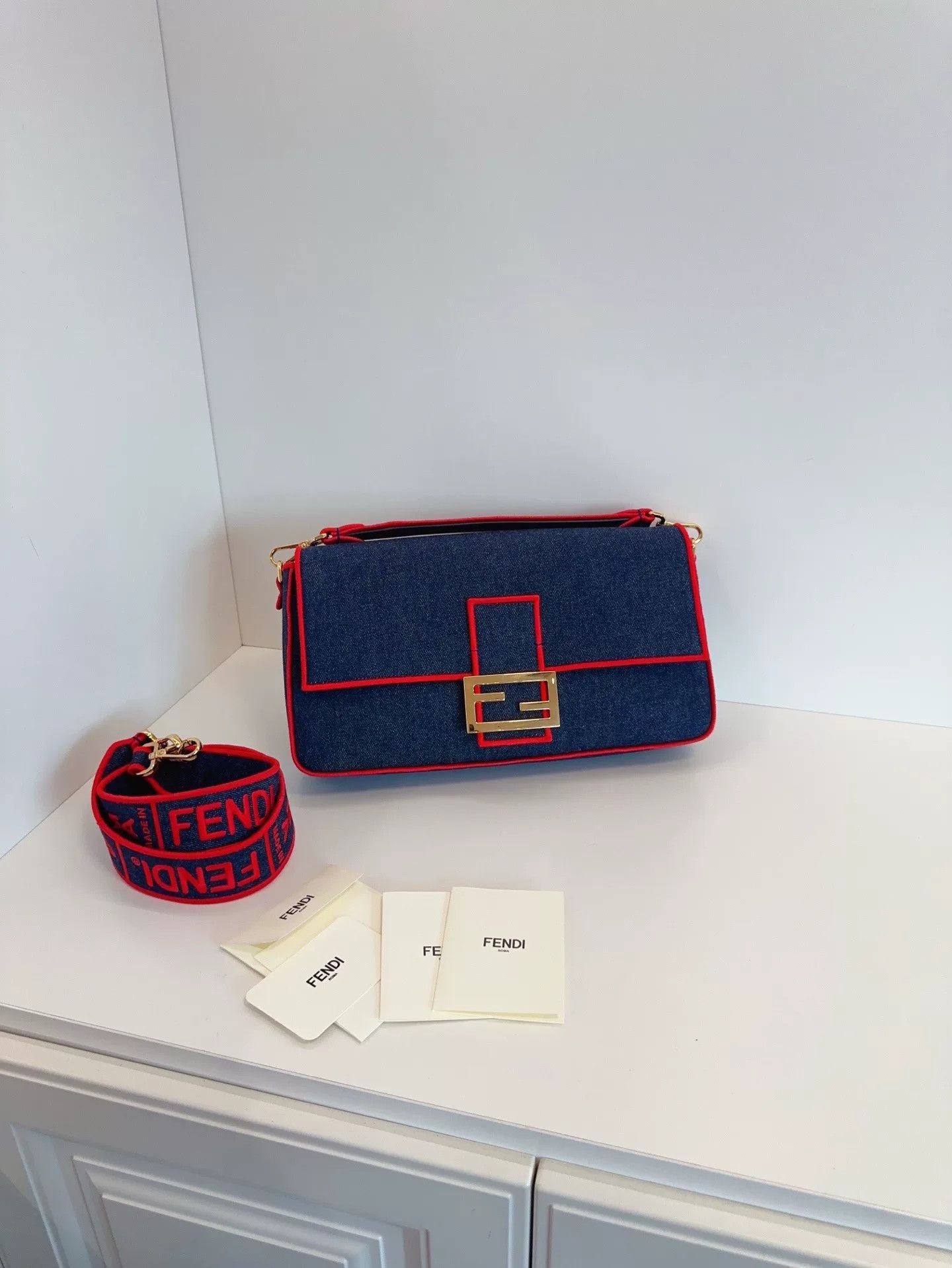 Fendi Pre-loved Bag Very good condition Size ONE SIZE - 1 Thumbnail