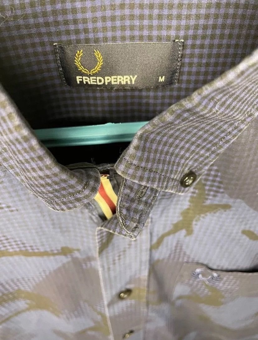 Fred Perry Fred Perry Men Bluey Camouflage Casual Down Shirt Medium Size US M / EU 48-50 / 2 - 3 Thumbnail