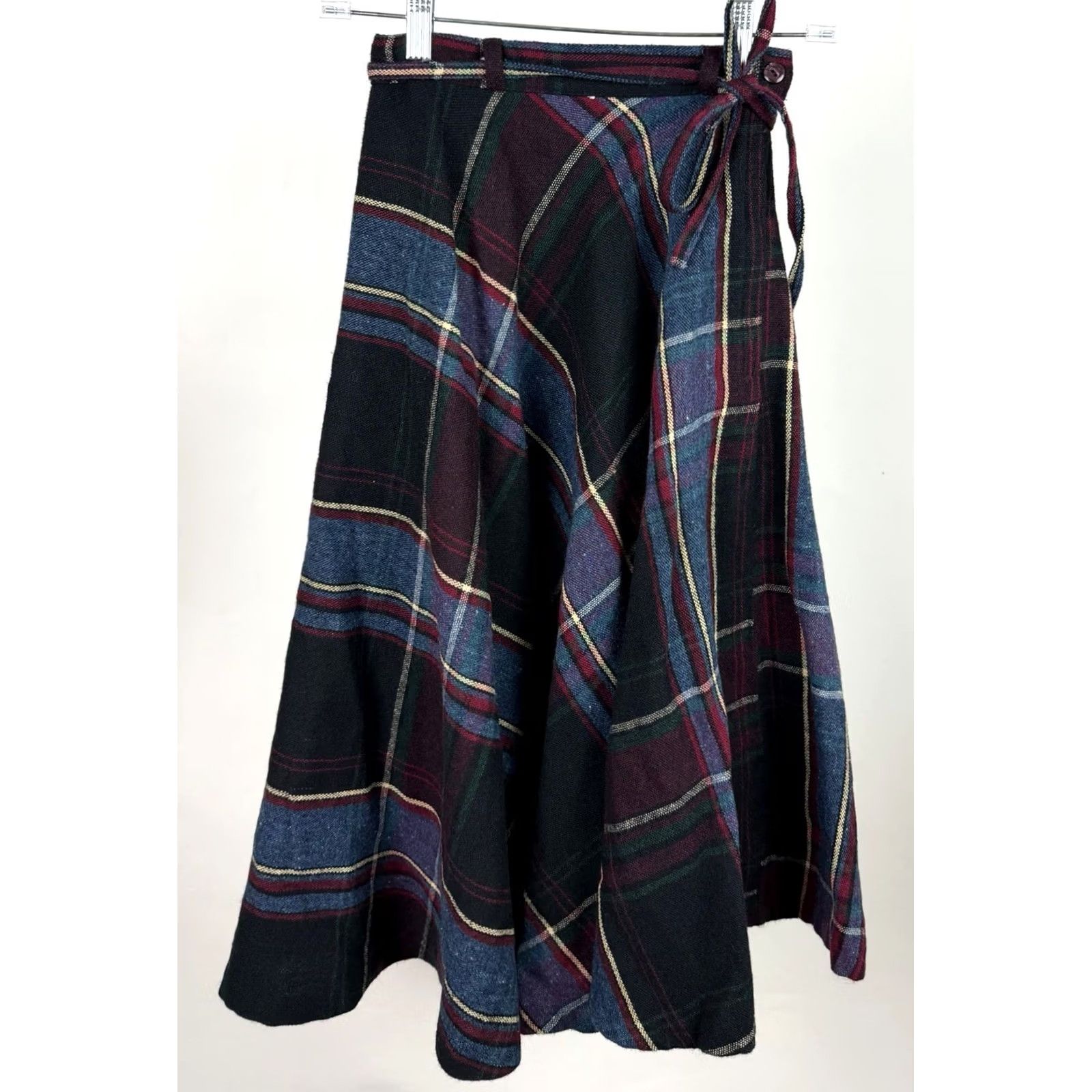 Vintage Vintage Plaid Midi Skirt Womens XXS 22" High Waist Wool Blend Fuzzy Tartan 70s Size 24" / US 00 / IT 34 - 2 Thumbnail