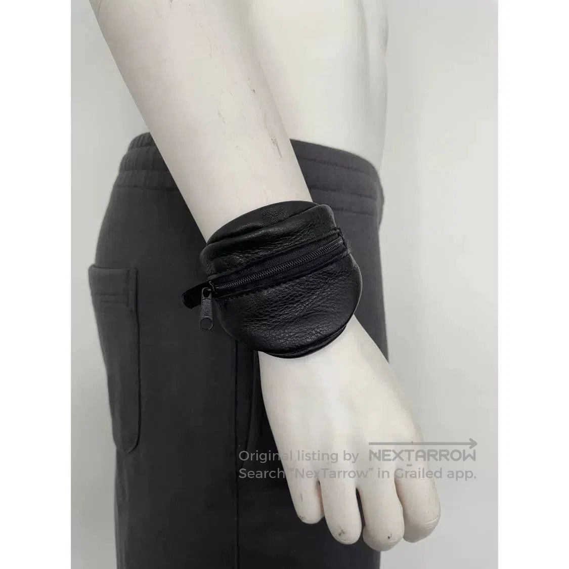 Maison Margiela Maison Margiela Vintage Leather Bracelet. Size ONE SIZE - 1 Thumbnail