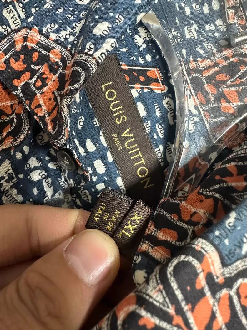 Louis Vuitton Louis Vuitton Gesture logo shirt Size US XXL / EU 58 / 5 - 4 Thumbnail