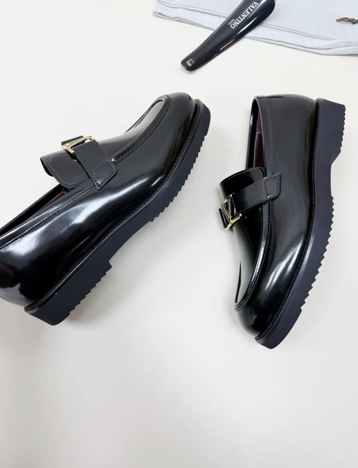 Valentino VALENTINO Thick & Light Sole Casual Leather Shoes J30 Size US 7 / EU 40 - 4 Thumbnail