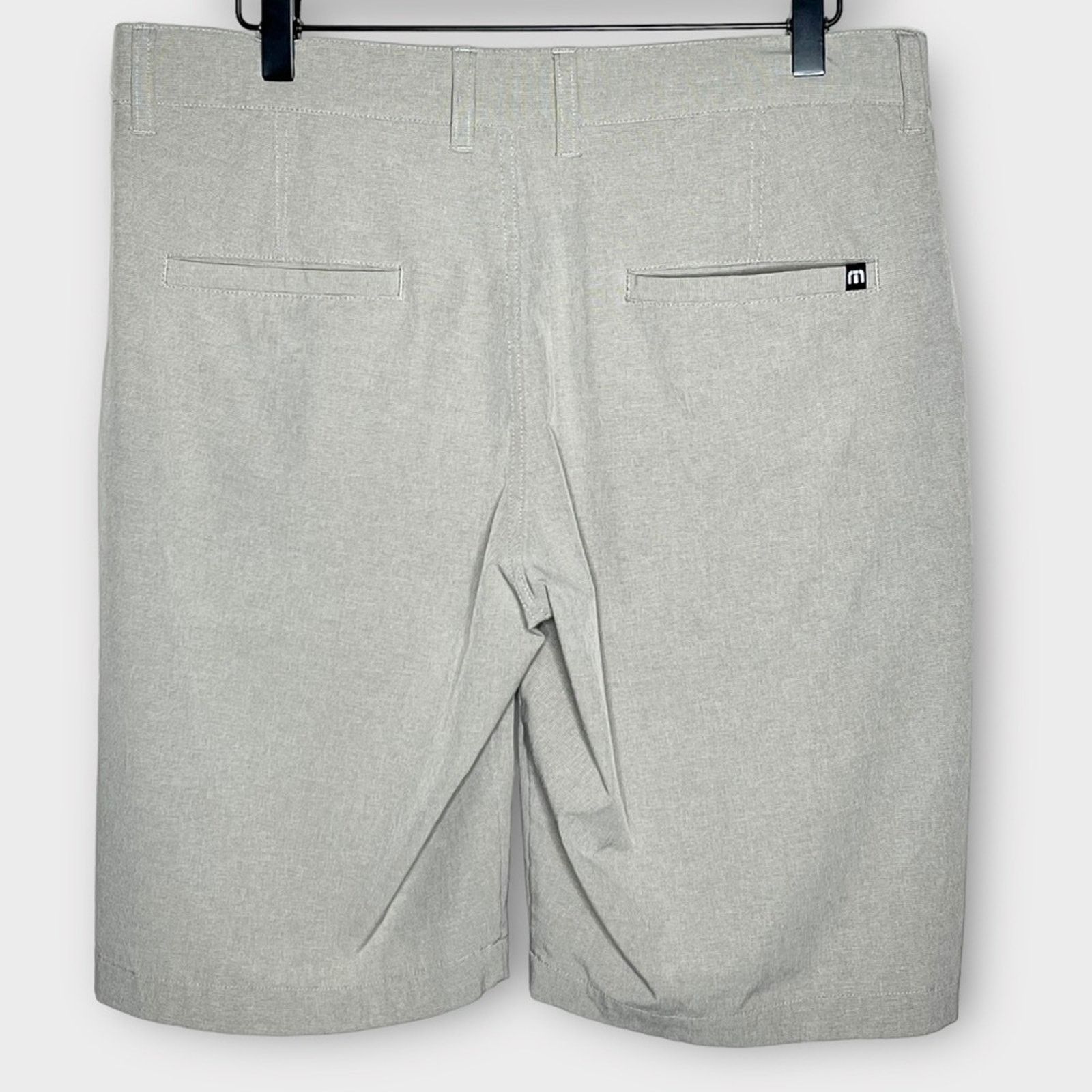 TravisMathew TRAVIS MATHEW tan flat front shorts men's size 32 summer Size US 32 / EU 48 - 2 Thumbnail