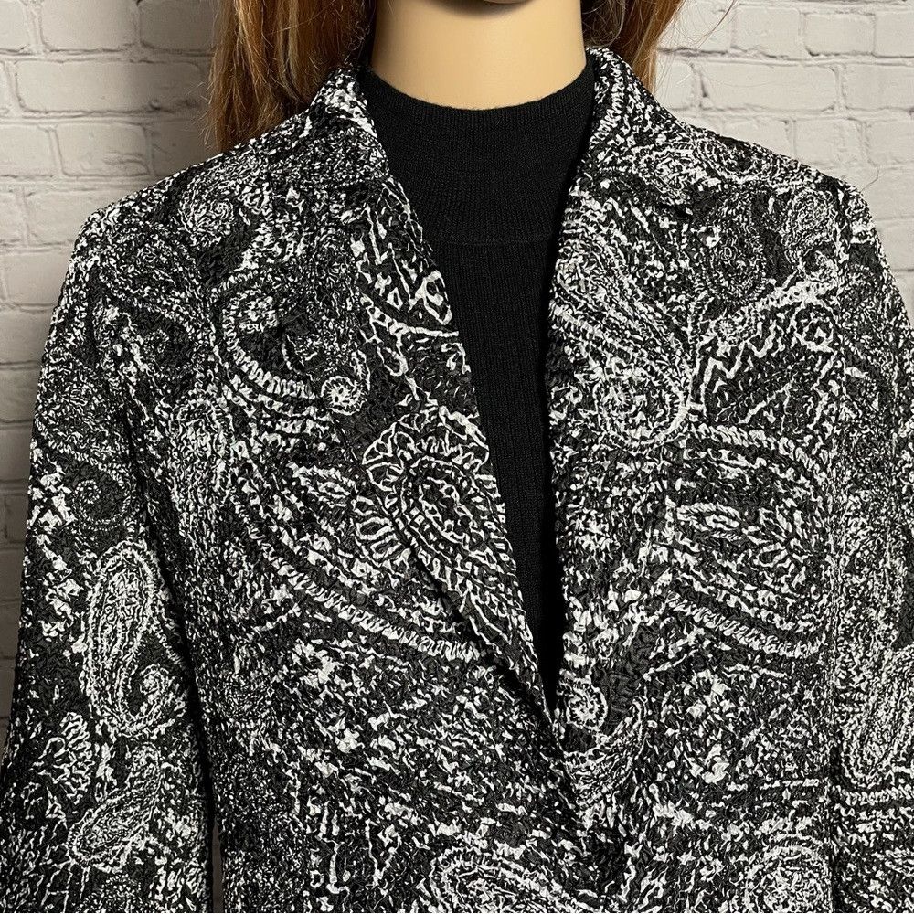 Chicos Chico's Travelers Paisley Black White Crinkle Blazer Jacket Size S / US 4 / IT 40 - 2 Thumbnail