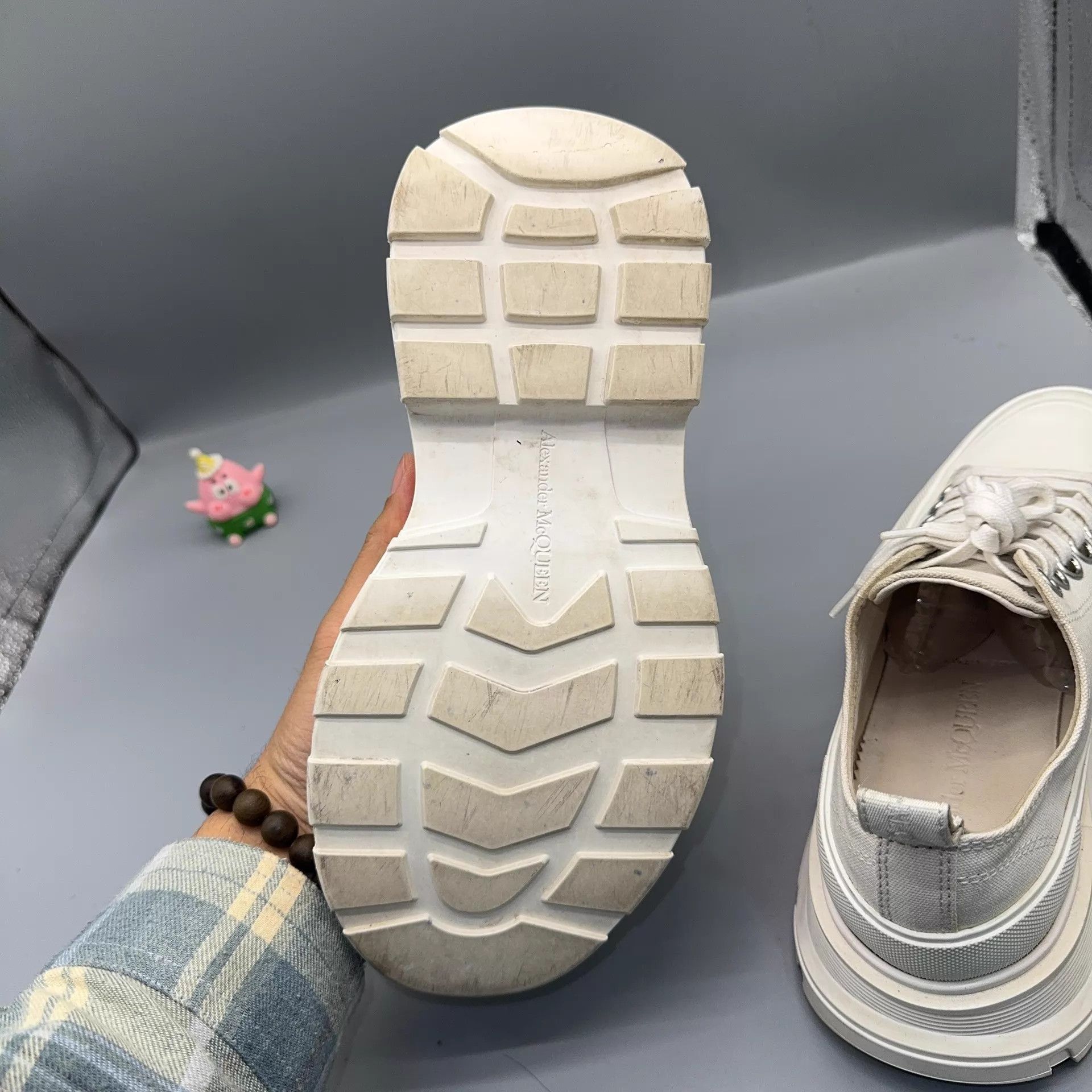 Alexander McQueen Alexander McQueen Tread Slick White Canvas Sneaker 36.5 Size US 6 / IT 36 - 8 Thumbnail
