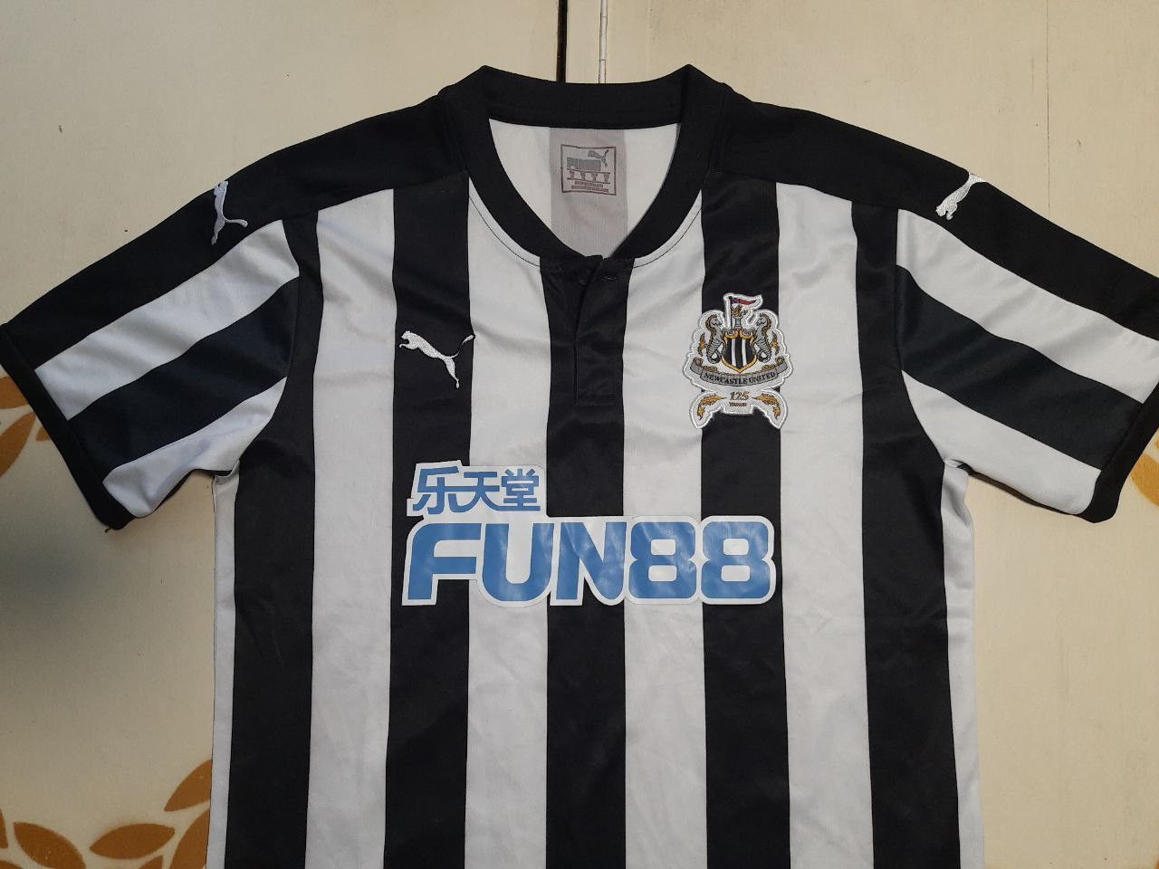 Puma Puma Newcastle United Jersey 2016-2017 Size US M / EU 48-50 / 2 - 2 Thumbnail