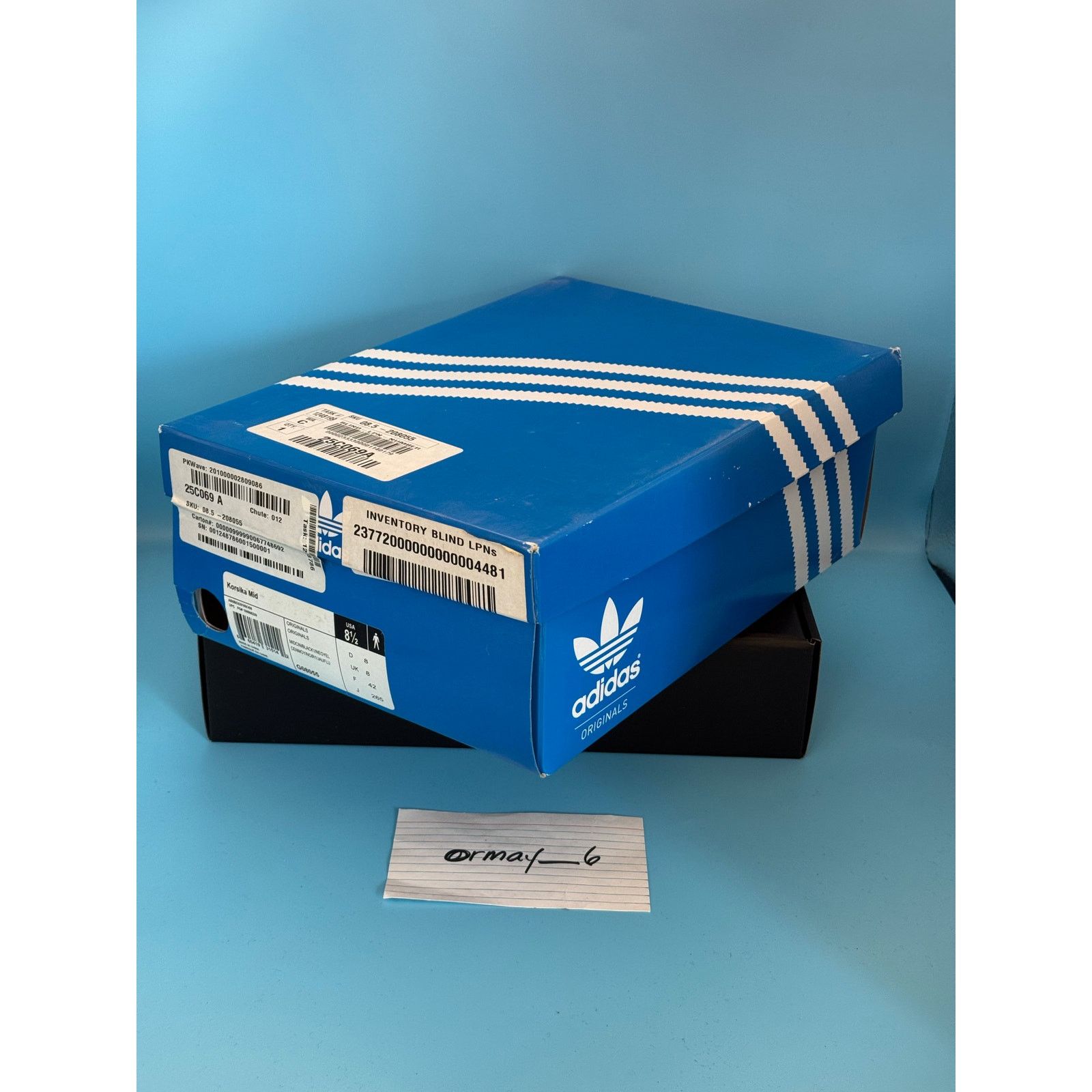 Adidas 2017 adidas Originals Korsika Mid m8.5 w10 Size US 8.5 / EU 41-42 - 14 Thumbnail