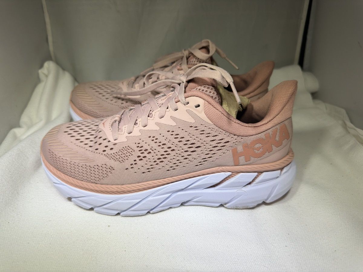 Hoka PreOwned Hoka Clifton 7 Women’s 6 Pink Running Sneakers Size US 6 / IT 36 - 1 Thumbnail