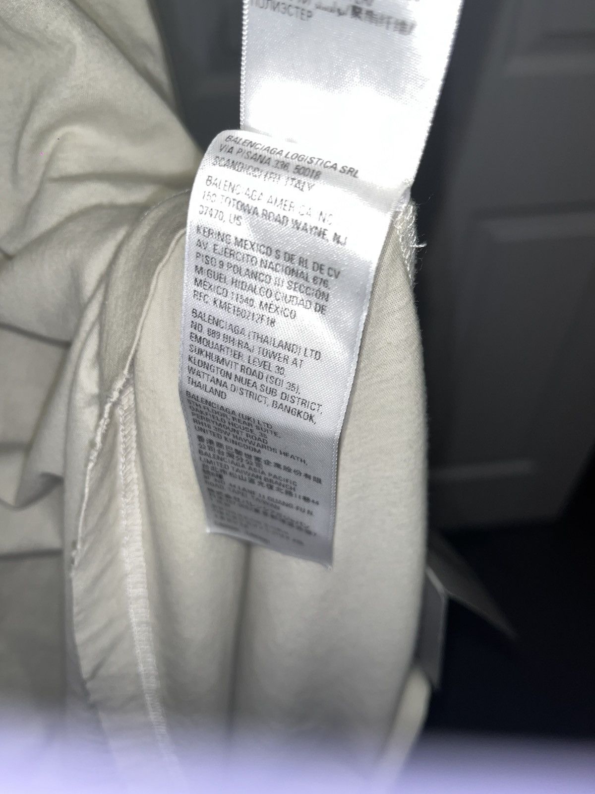Balenciaga Logo Neck Distressed Embro Rib Jersey Long Sleeve T-Shirt Size US M / EU 48-50 / 2 - 12 Thumbnail