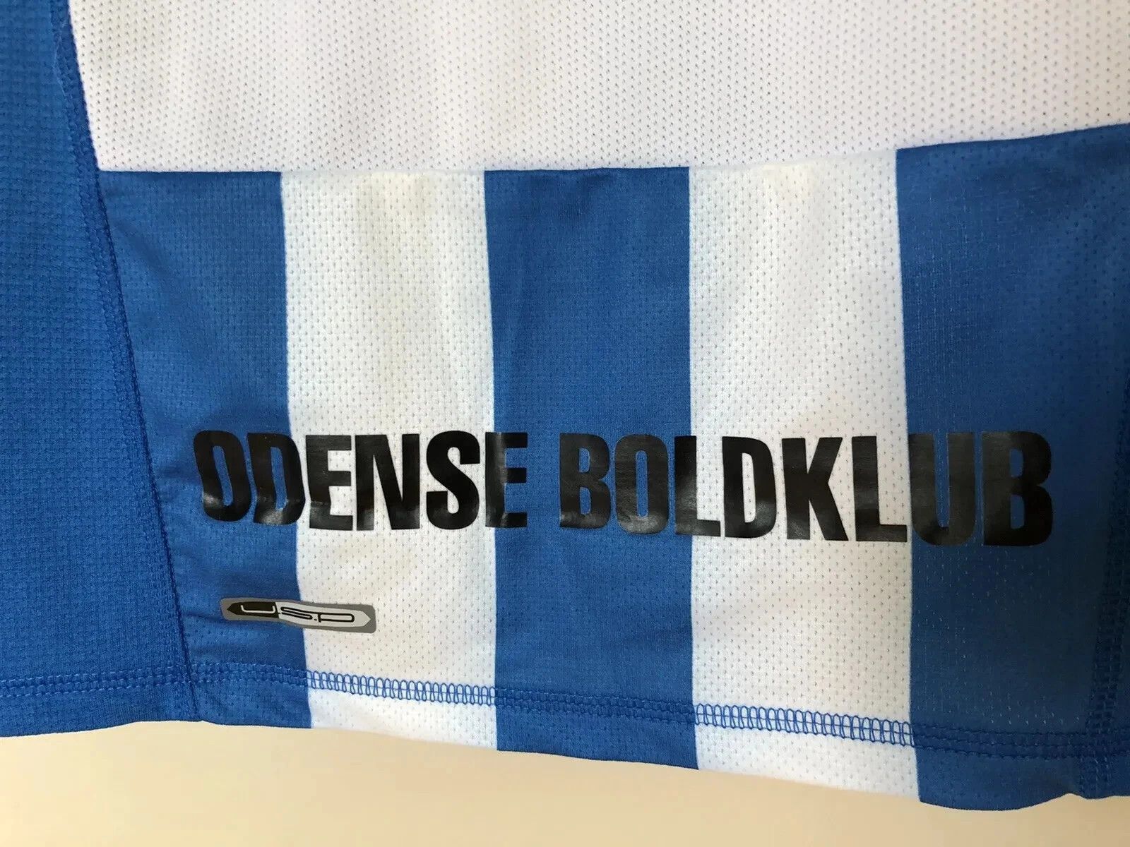 Puma BK ODENSE 2011 2012 HOME JERSEY SOCCER LONG SLEEVE PUMA Size US M / EU 48-50 / 2 - 7 Thumbnail