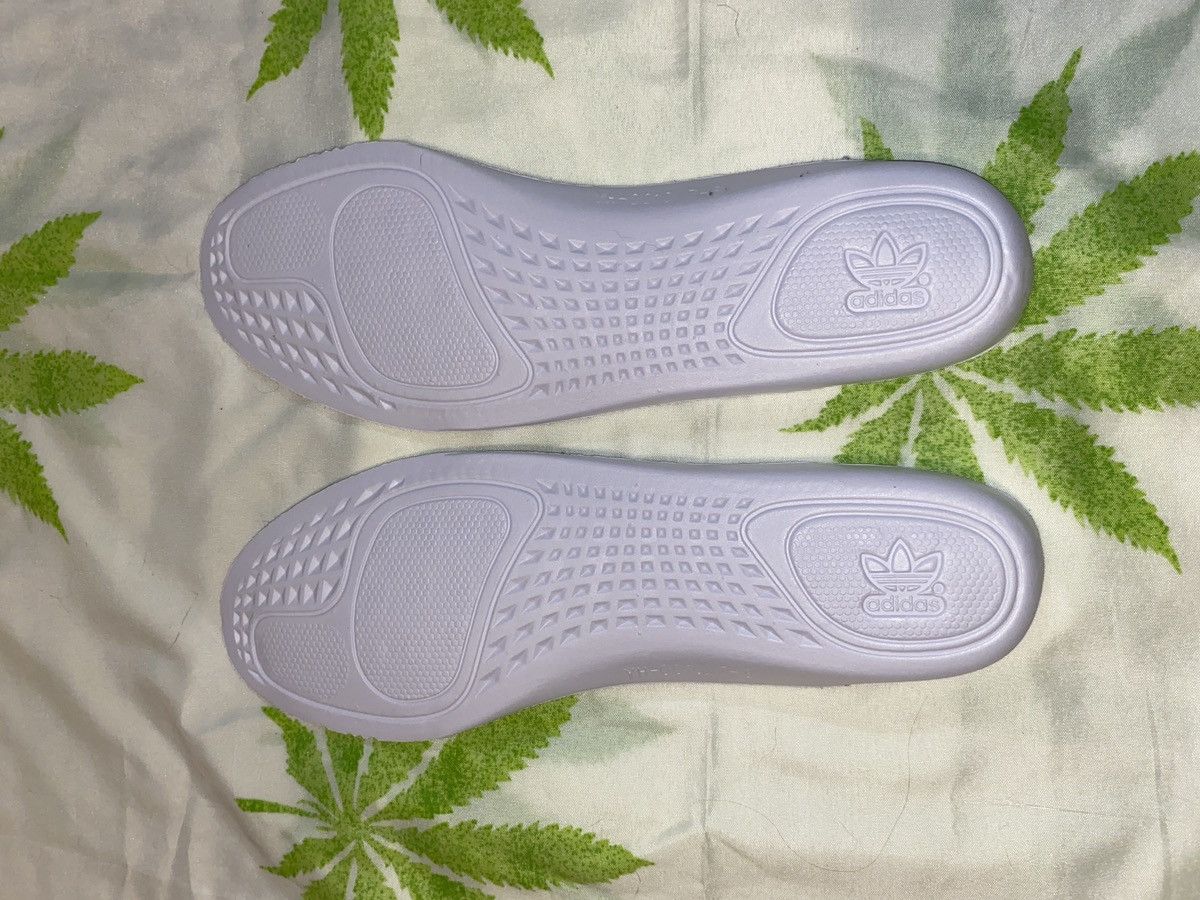 Adidas × Kanye West Adidas Yeezy Boost 350 V2 Blue Tint Size US 8 / EU 41 - 22 Thumbnail
