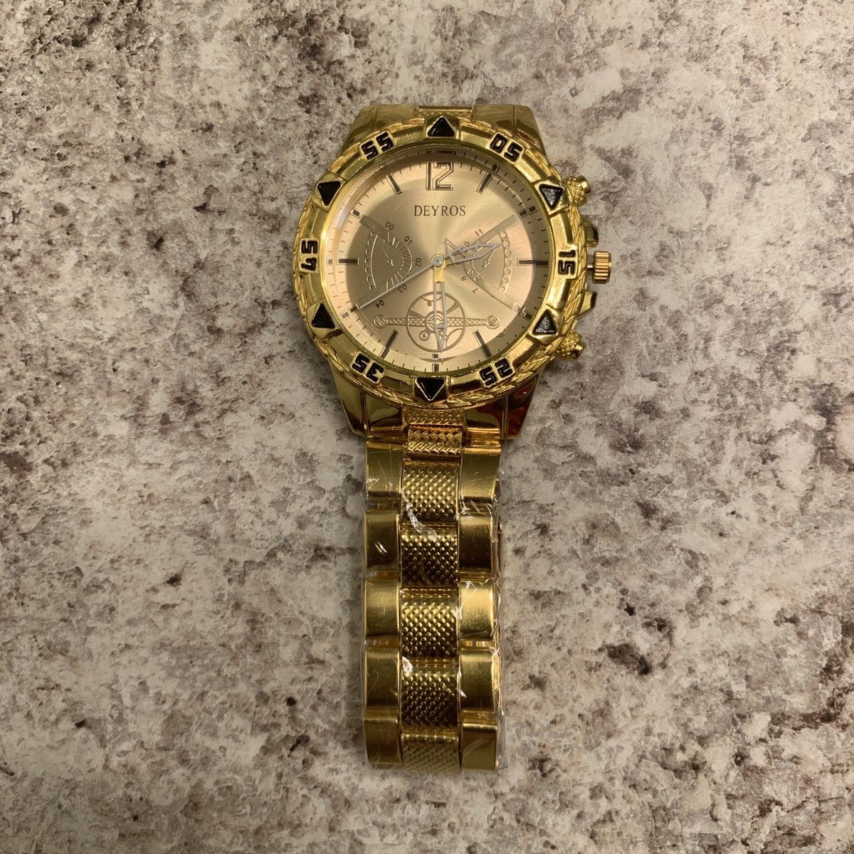 Other Good deyros watch with gold face Size ONE SIZE - 1 Thumbnail