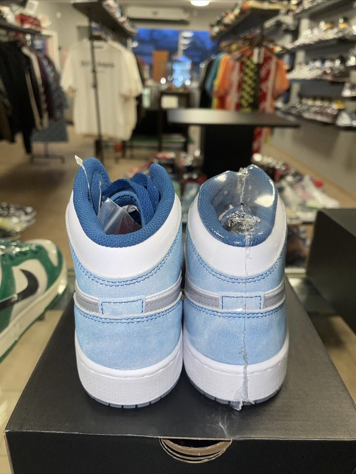 Jordan Brand Nike Air Jordan 1 Mid GS French Blue Red White Size 6.5y/8w Size US 6.5 / EU 39-40 - 4 Thumbnail