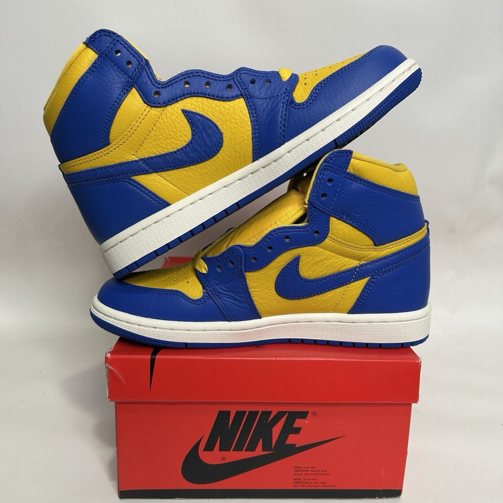Jordan Brand Nike Air Jordan 1 Retro High OG WMNS “Reverse Laney” Size US 6.5 / IT 36.5 - 3 Thumbnail