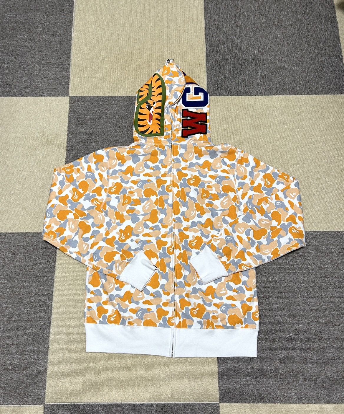 Bape RARE!! Bape Fukuoka Limited Color Camo Shark Full Zip Hoodie Size US L / EU 52-54 / 3 - 2 Thumbnail