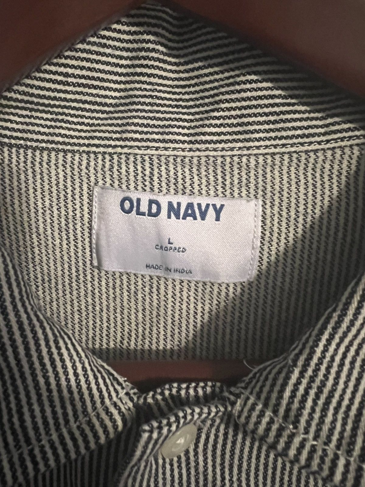 Old Navy Old Navy Cropped Work Shirt “Malibu 94” Patch – Size L Size US L / EU 52-54 / 3 - 4 Thumbnail
