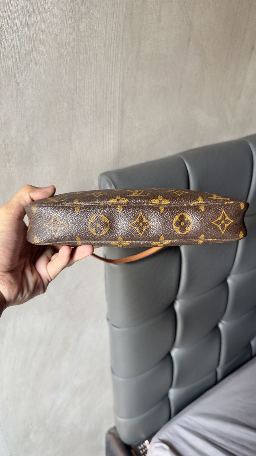 Louis Vuitton Louis Vuiton Pochette Size ONE SIZE - 5 Thumbnail