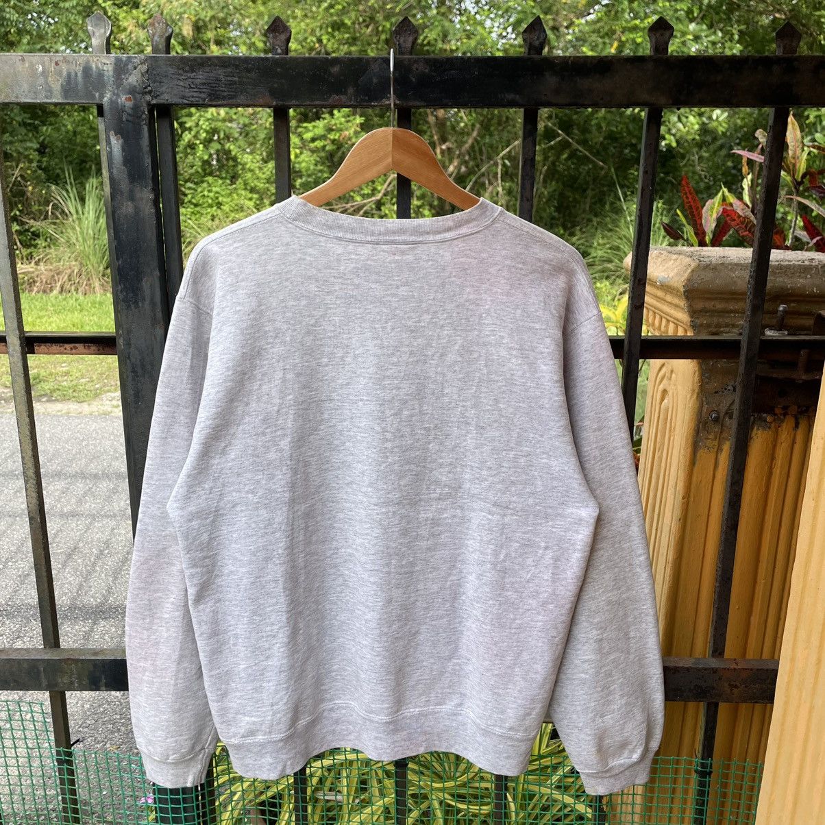 Timberland × Vintage 🔥Vintage 90s Timberland Embroidered Big Logo Sweatshirts Size US M / EU 48-50 / 2 - 2 Thumbnail