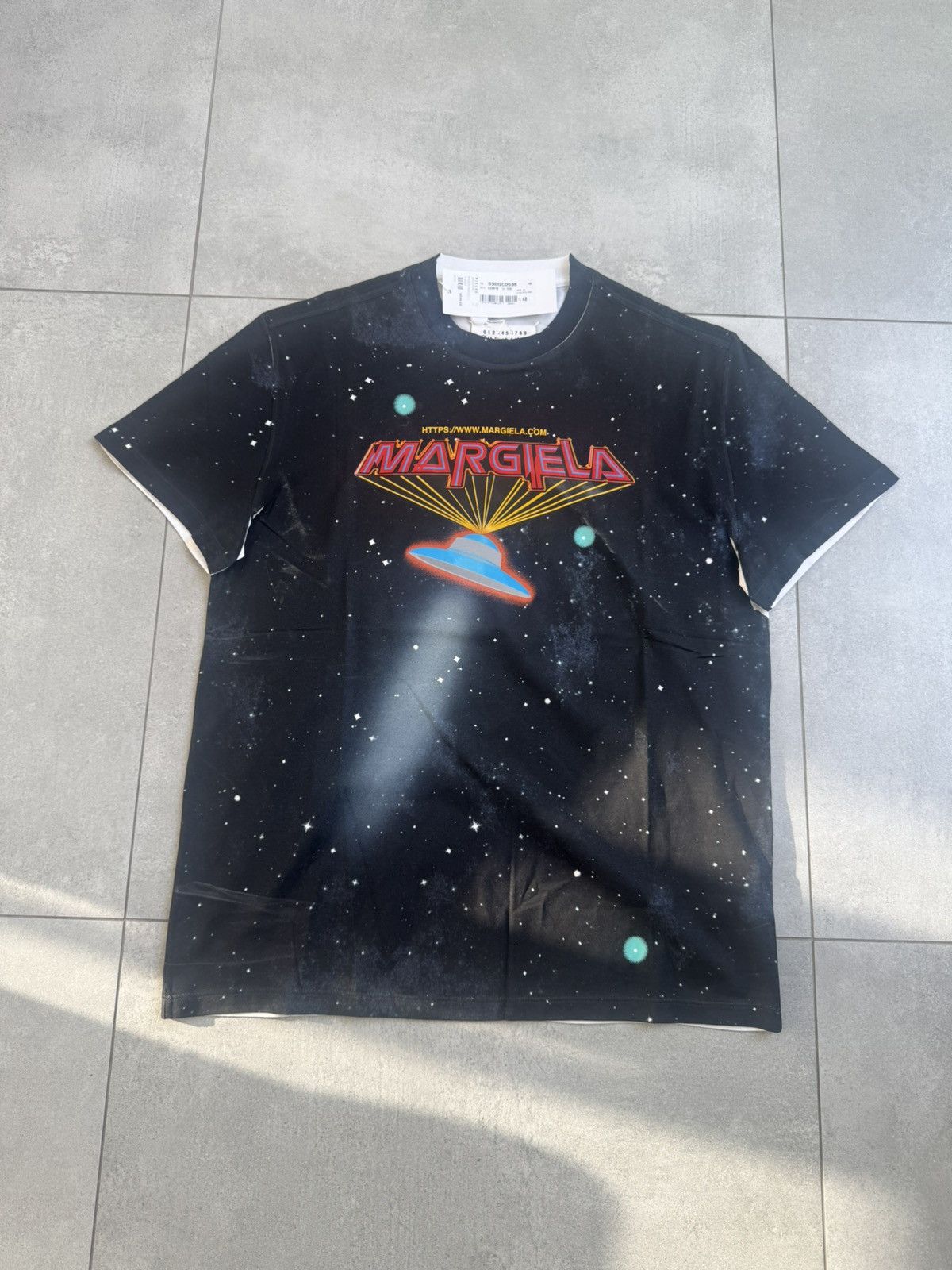 Maison Margiela Maison Margiela Space UFO Logo Tee Size US M / EU 48-50 / 2 - 1 Thumbnail
