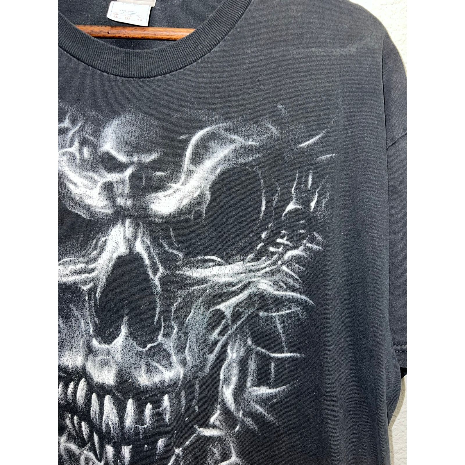 Vintage Y2K Black Skull Shirt Skulls Head Graphic 2000s Tee XL Size US XL / EU 56 / 4 - 3 Thumbnail