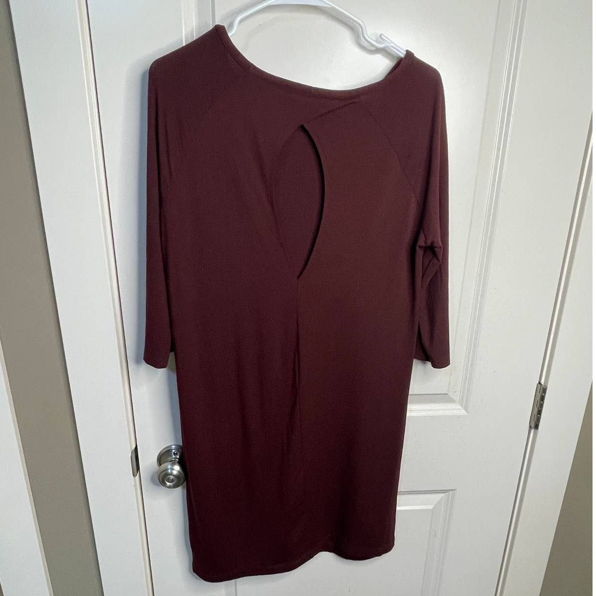 Other Zara W&B Maroon Keyhole Back Shift Dress Size Medium Size M / US 6-8 / IT 42-44 - 2 Thumbnail