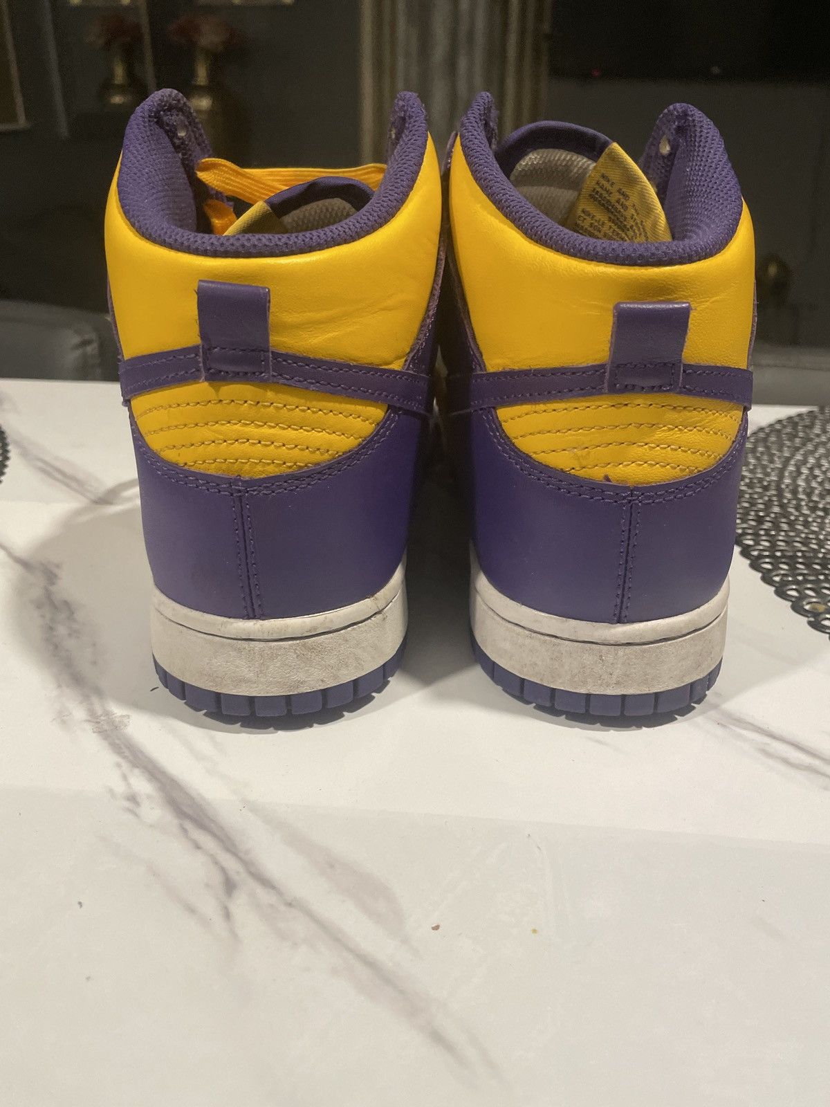 Jordan Brand Lakers Jordan 1 mid Size US 9 / EU 42 - 4 Thumbnail